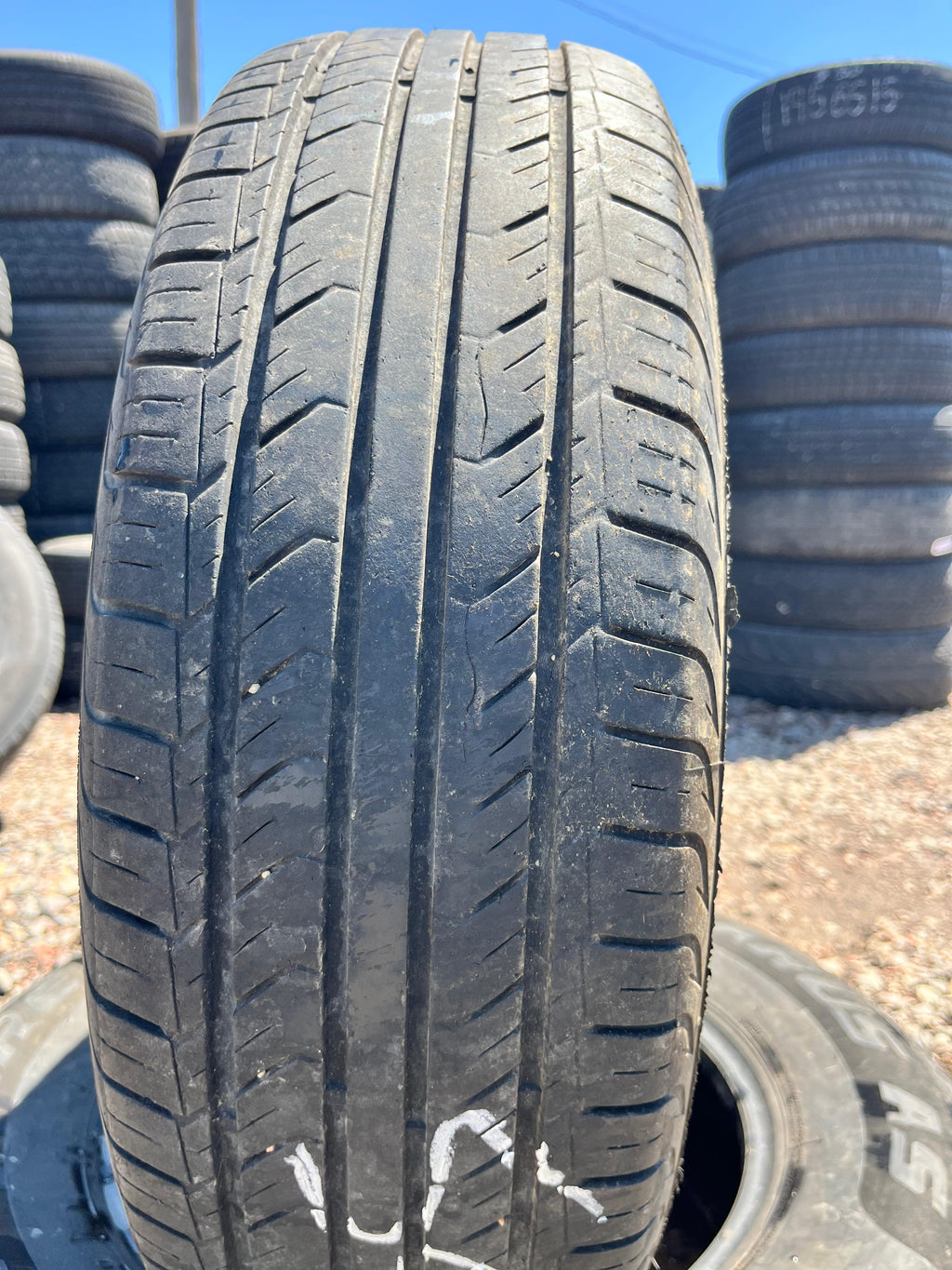 205/70R15 Single (1 Used Tire) BlackLion Cilerro (BH15)