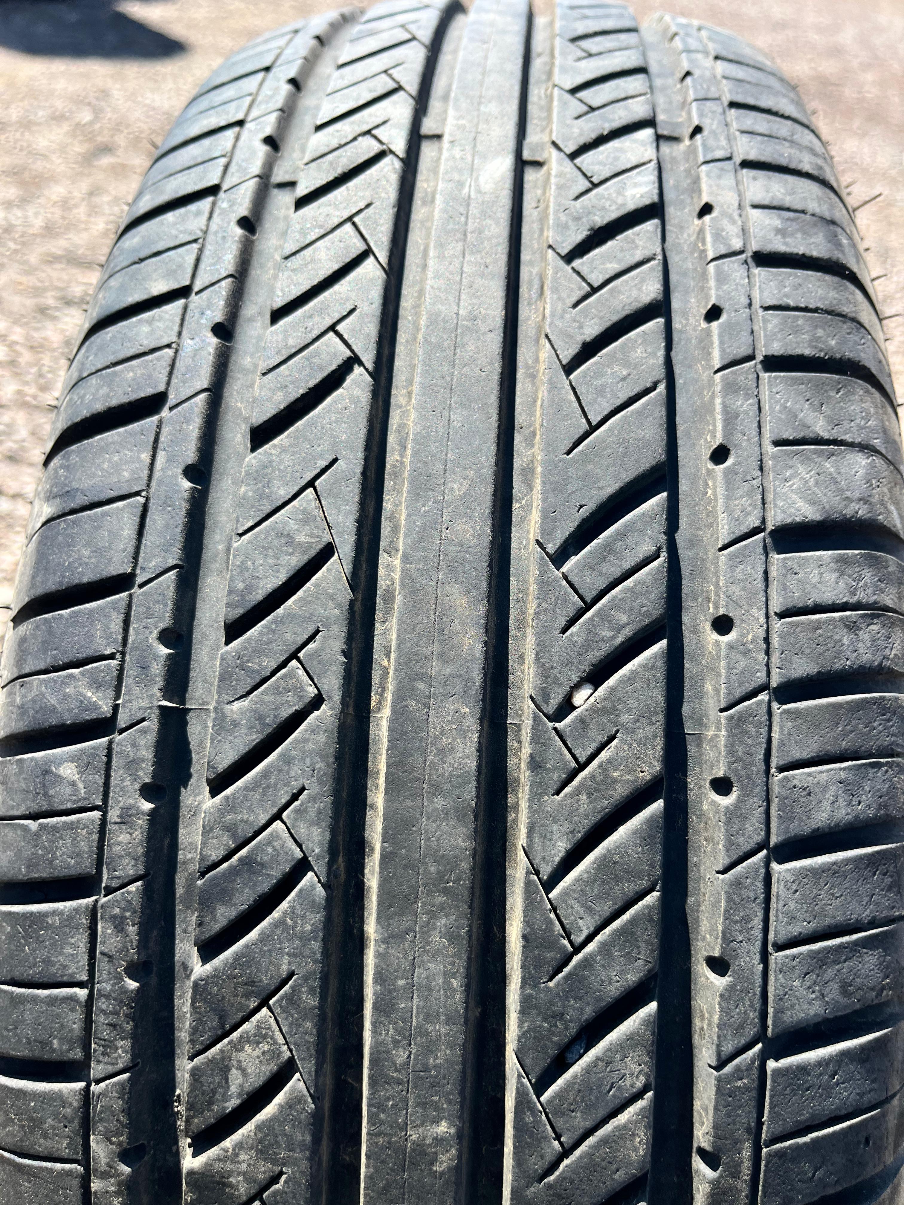 215/70R15 Single (1 Used Tire) Sailun Atrezzo (SH406)