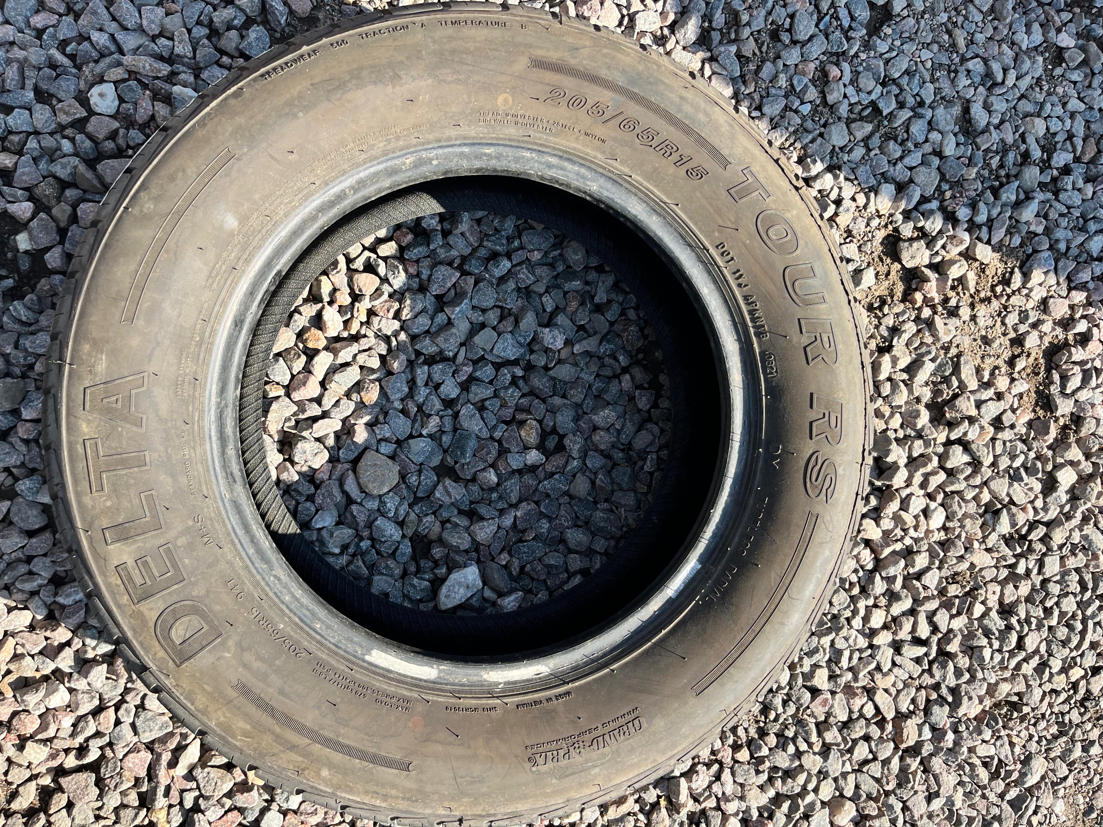 205/65R15 Single (1 Used Tire)  Delta Tour RS
