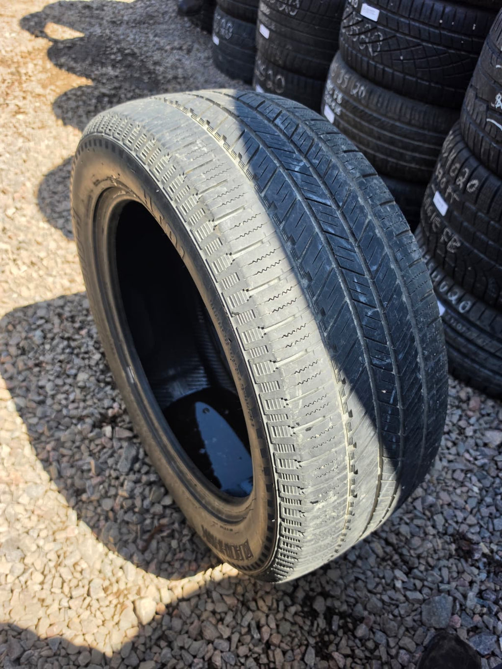 255/45R20 Single (1 Used Tire) BlackHawk Hiscend-H