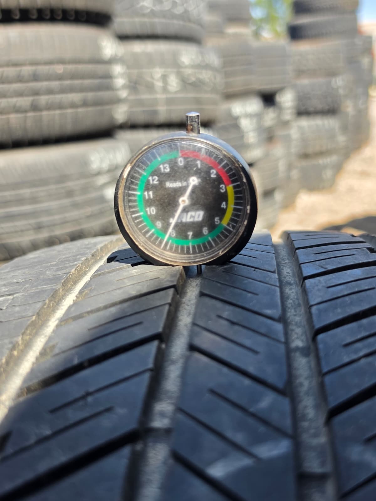 255/45R20 Single (1 Used Tire) BlackHawk Hiscend-H
