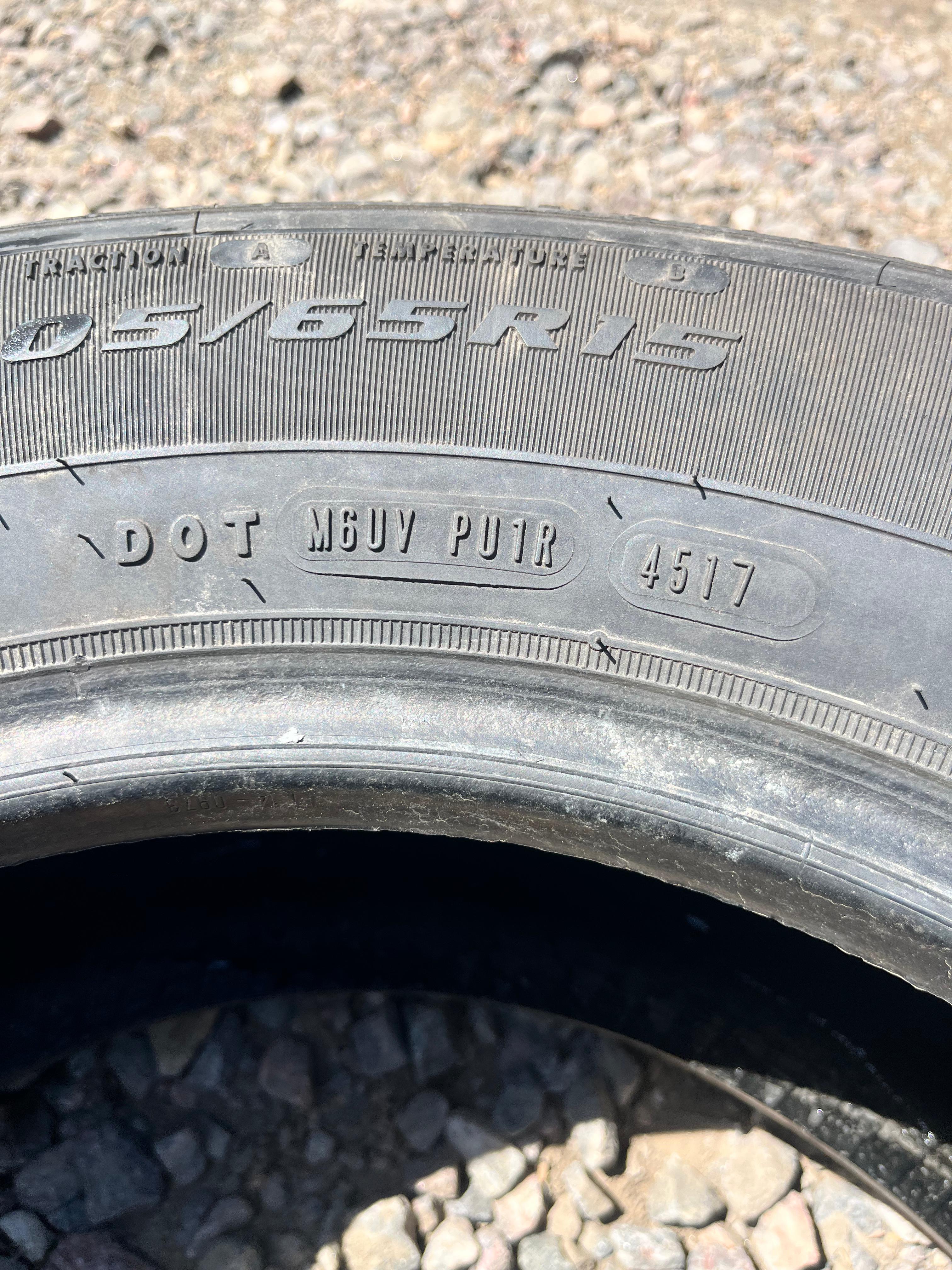 205/65R15 Single (1 Used Tire) Douglas  All Season