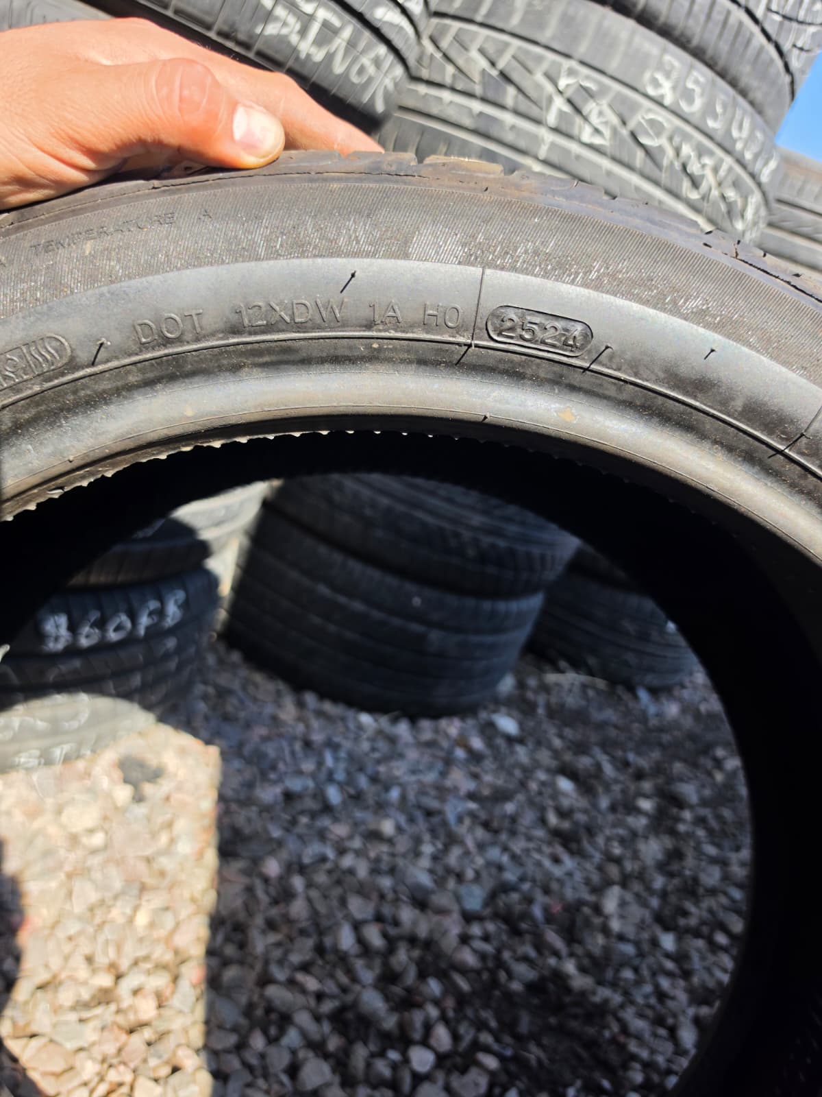 255/40ZR20 Single (1 Used Tire) Hankook Ventus S1 noble