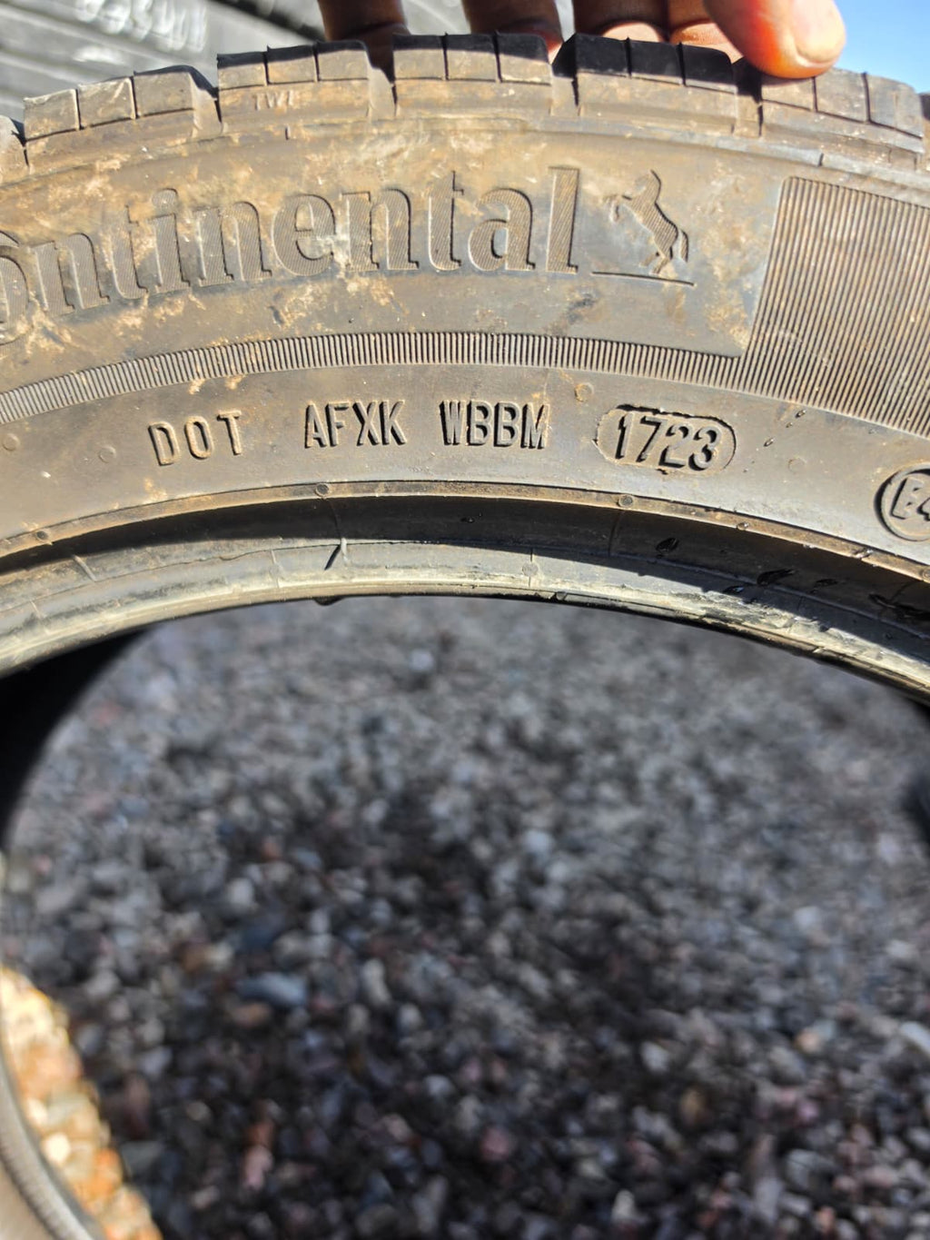 265/45R20 Single (1 Used Tire) Continental CrossContact LX25