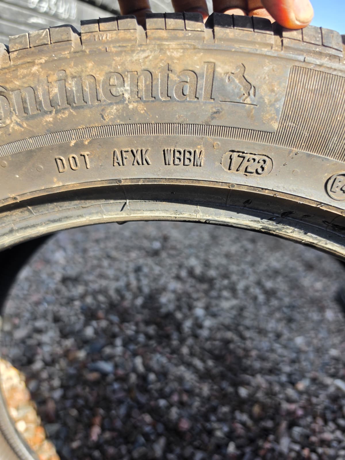 265/45R20 Single (1 Used Tire) Continental CrossContact LX25