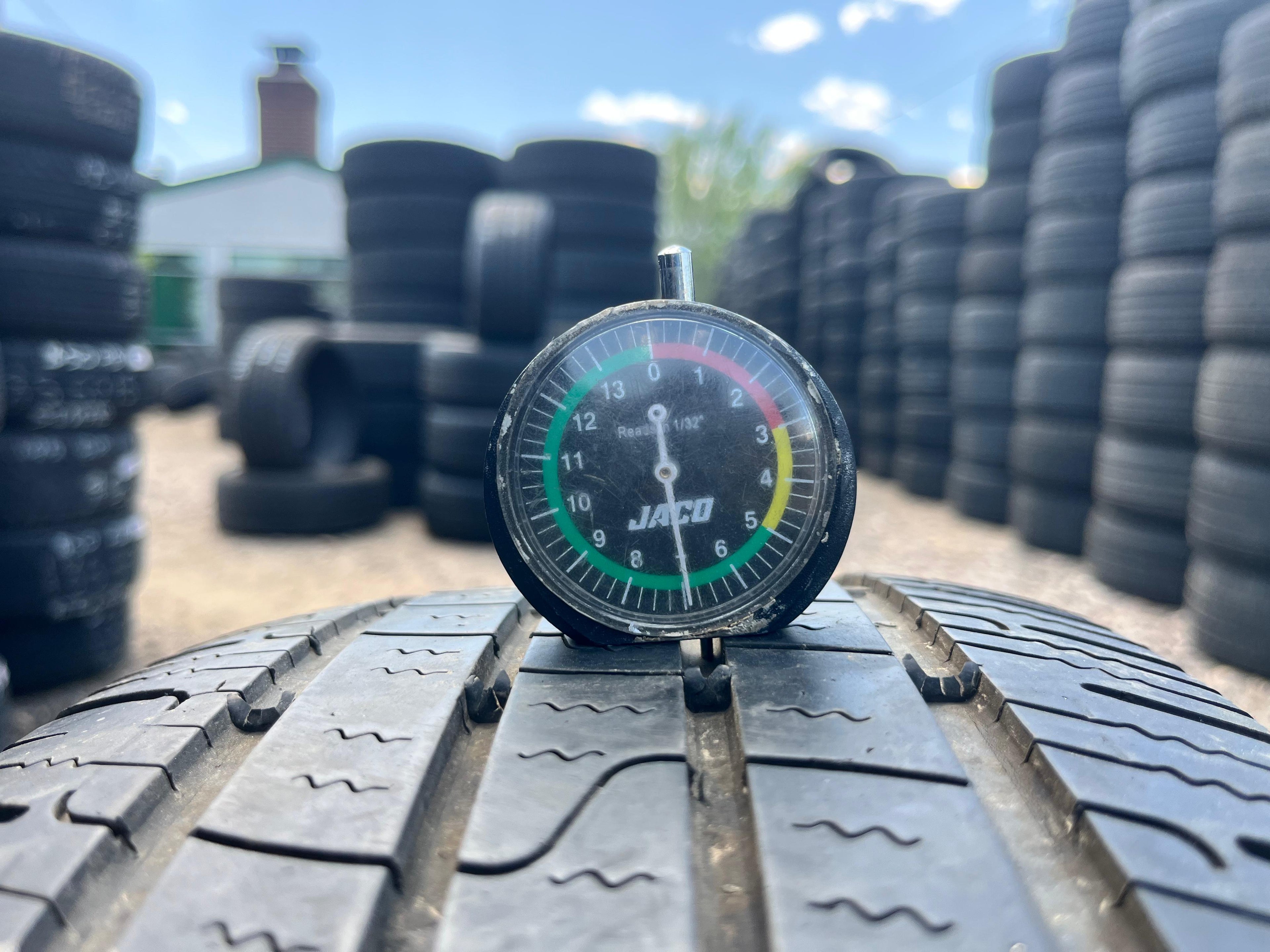 205/65R15 Single (1 Used Tire) Dean Tires Road Control 2