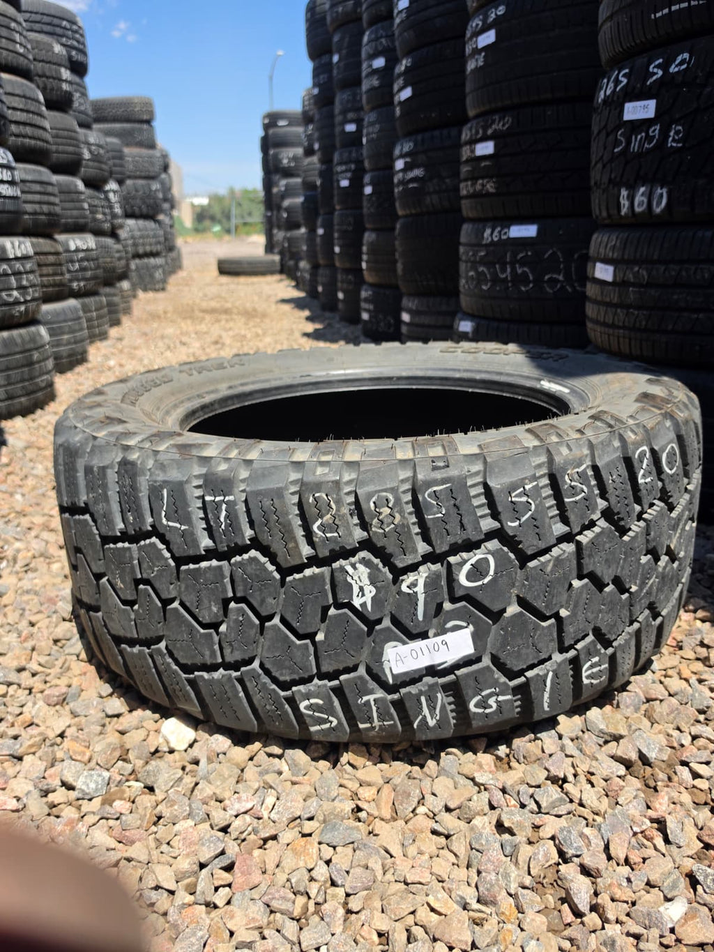 LT285/55R20 Single (1 Used Tire) Cooper Discoverer