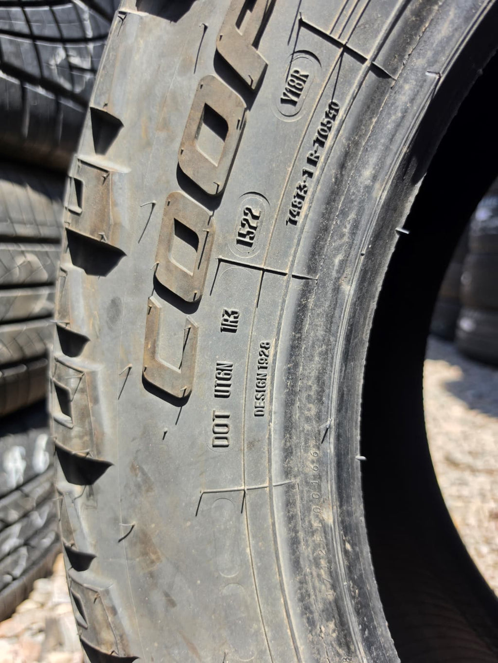 LT285/55R20 Single (1 Used Tire) Cooper Discoverer