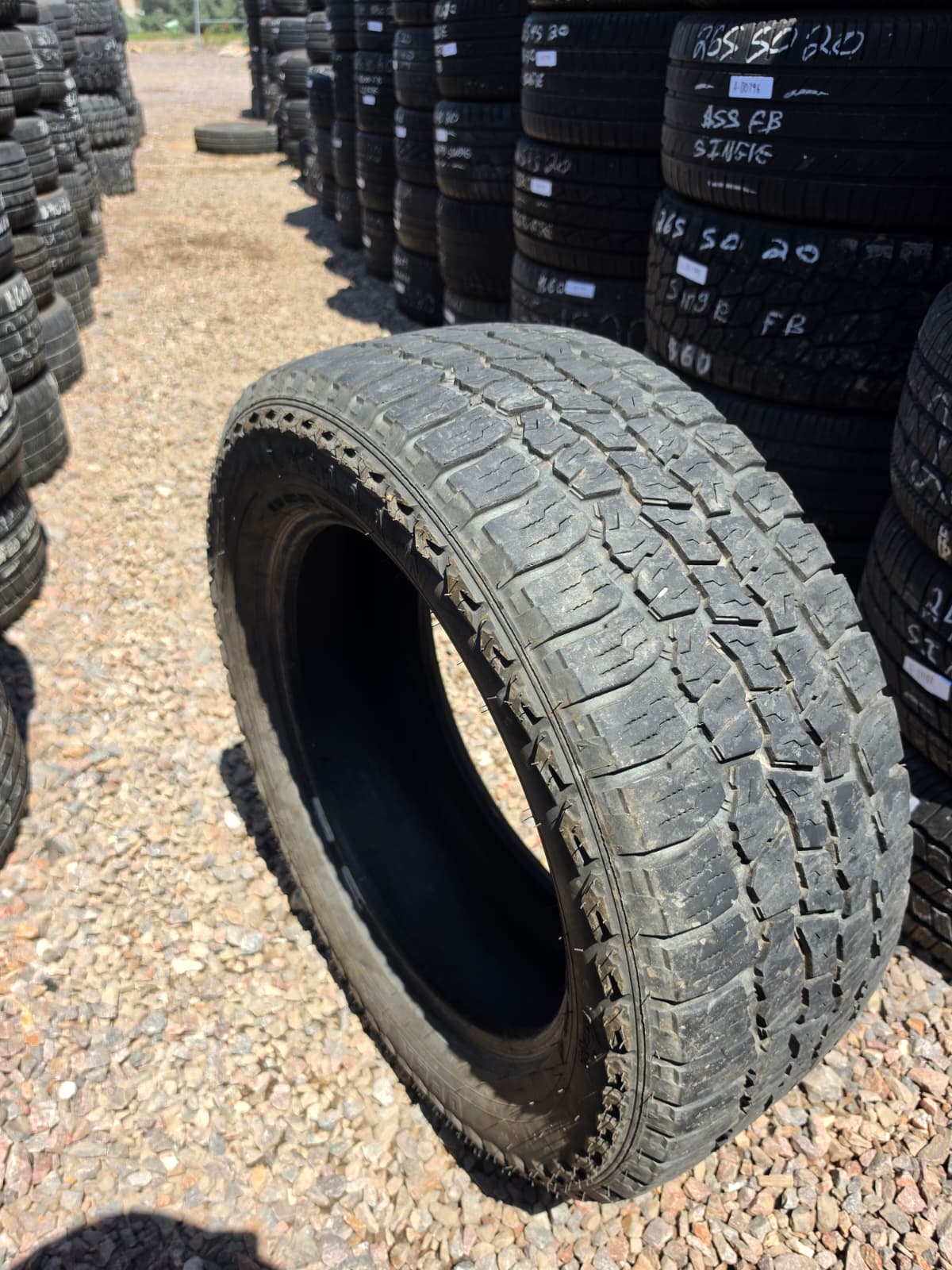 LT275/55R20 Single (1 Used Tire) Mazama Open Range