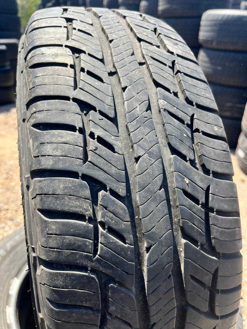 195/65R15 Single (1 Used Tire)  BFGoodrich Advantage