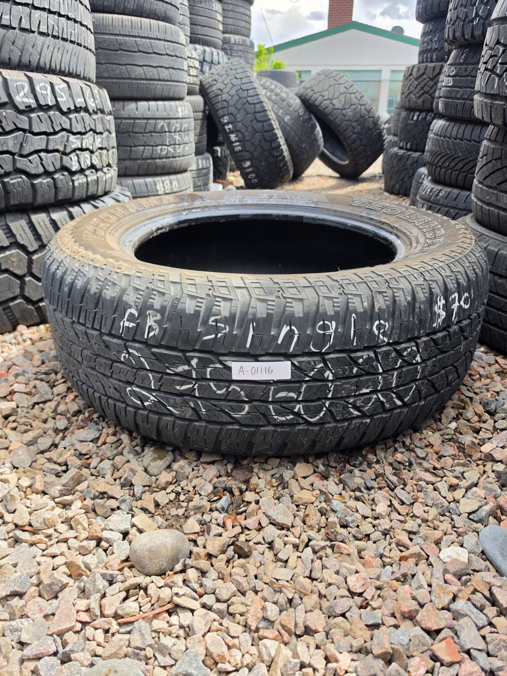 275/60R20 Single (1 Used Tire) Yokohama Geolander