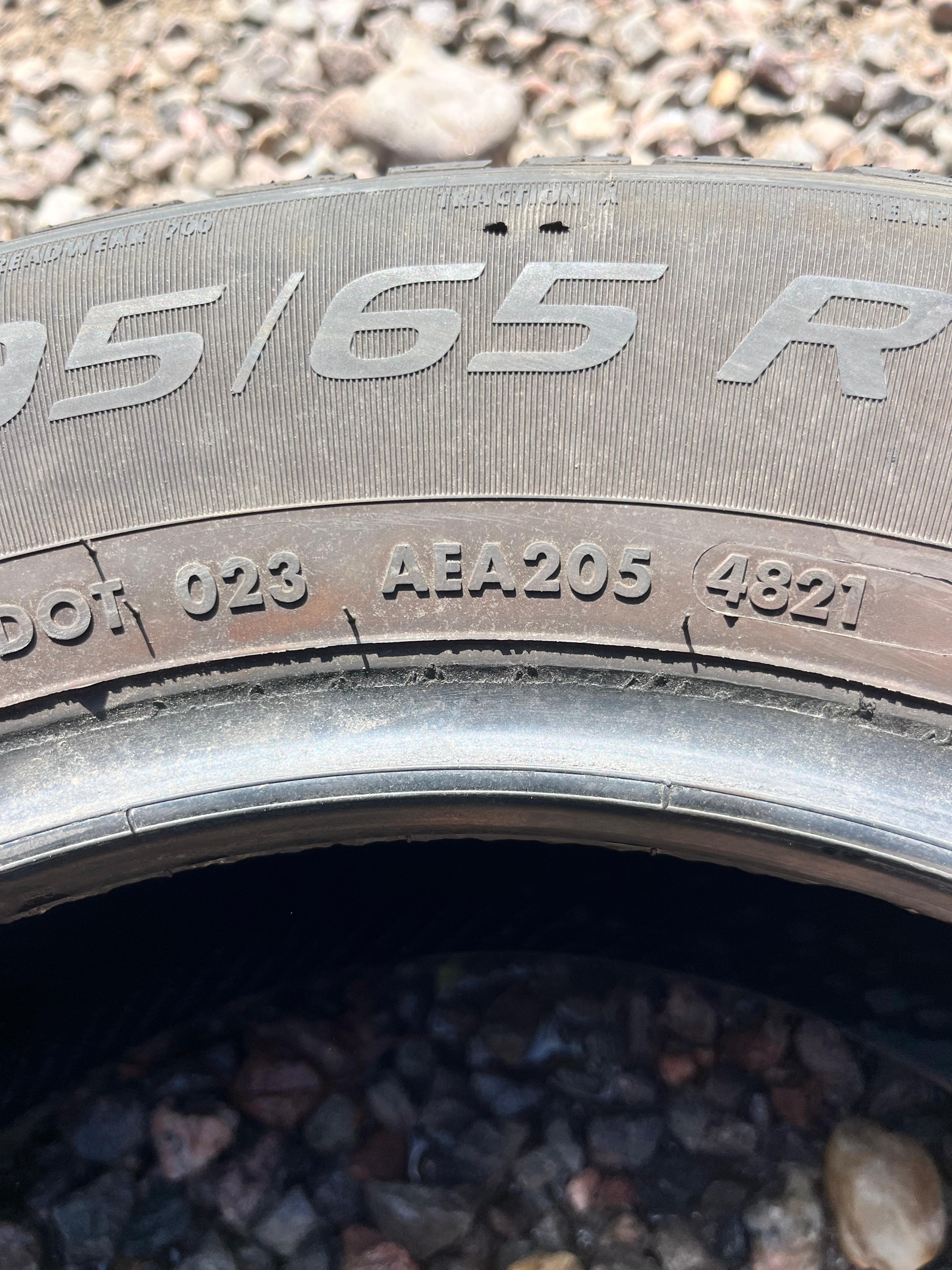 195/65R15 Single (1 Used Tire) Vredestein Hitrac
