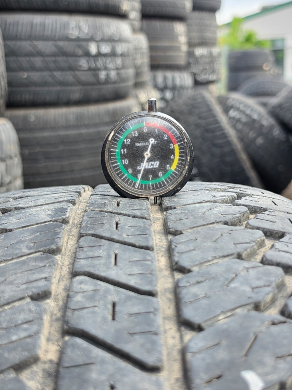 275/60R20 Single (1 Used Tire) Bridgestone Dueler