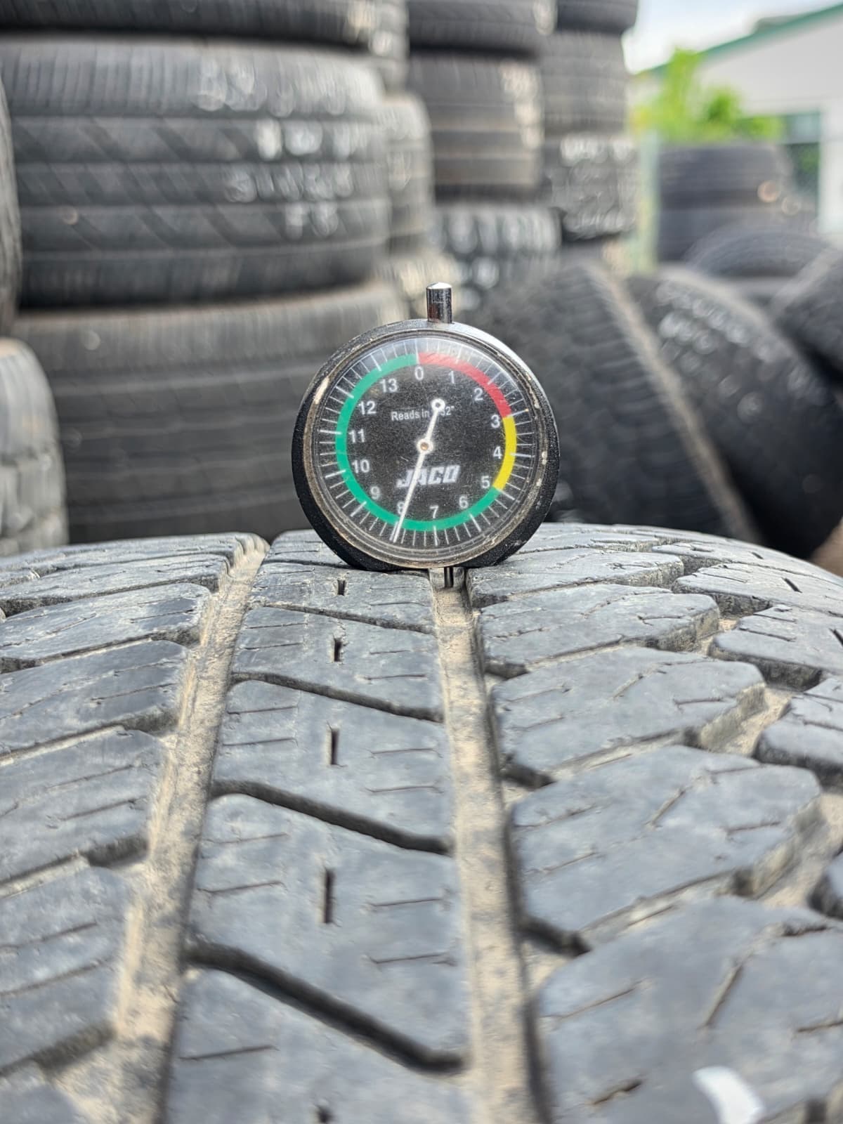 275/60R20 Single (1 Used Tire) Bridgestone Dueler