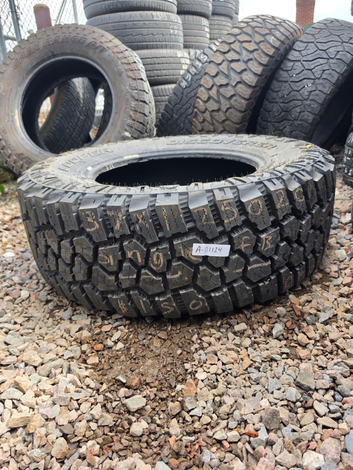 LT37X12.50R20 Single (1 Used Tire) Cooper Discoverer Rugged