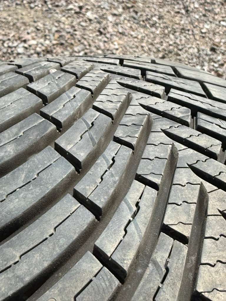205/65R15 Set (4 Used Tires) Vredstein Quatrac