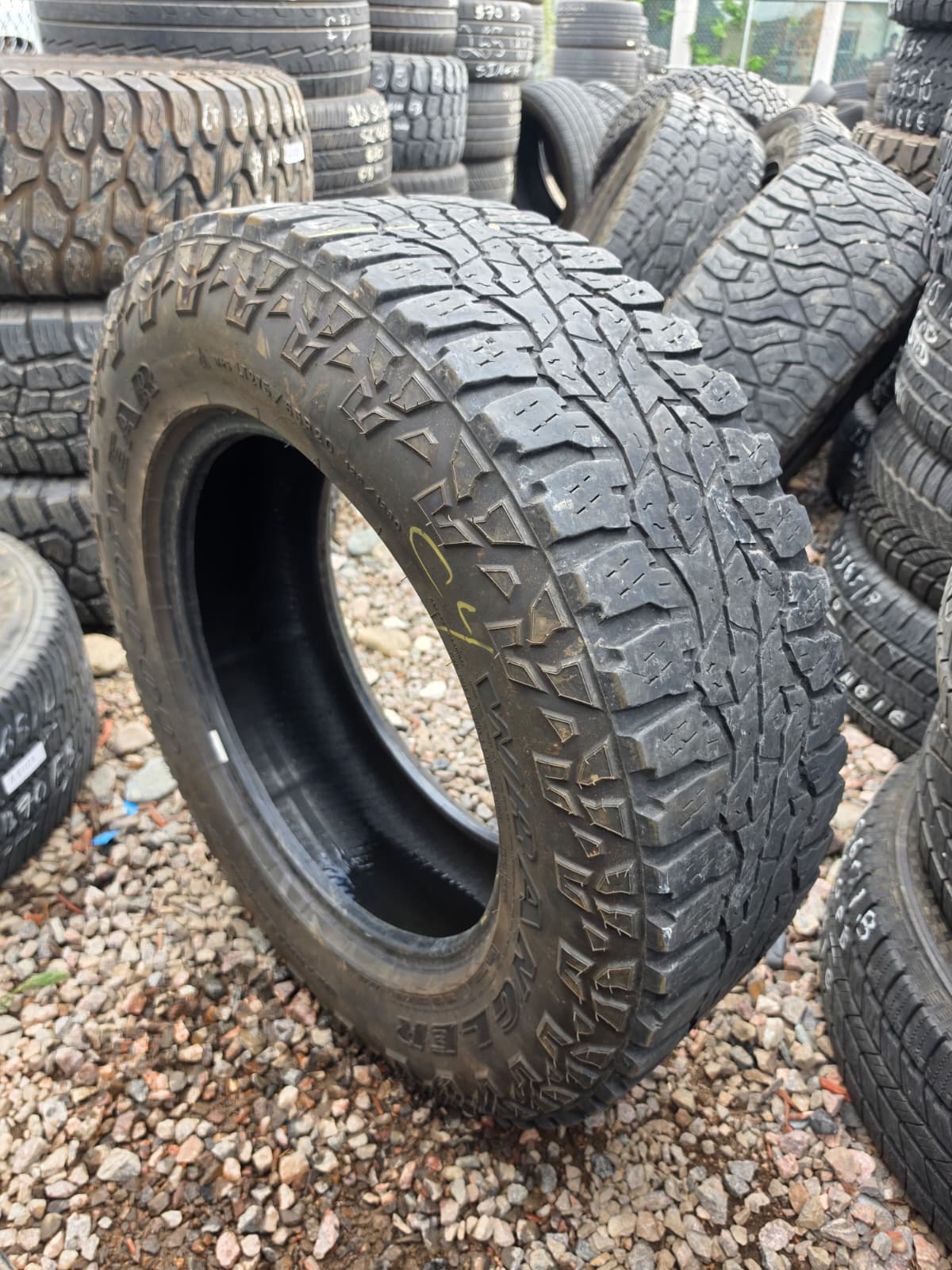 LT275/65R20 Single (1 Used Tire) Goodyear Wrangler Ultra Terrain
