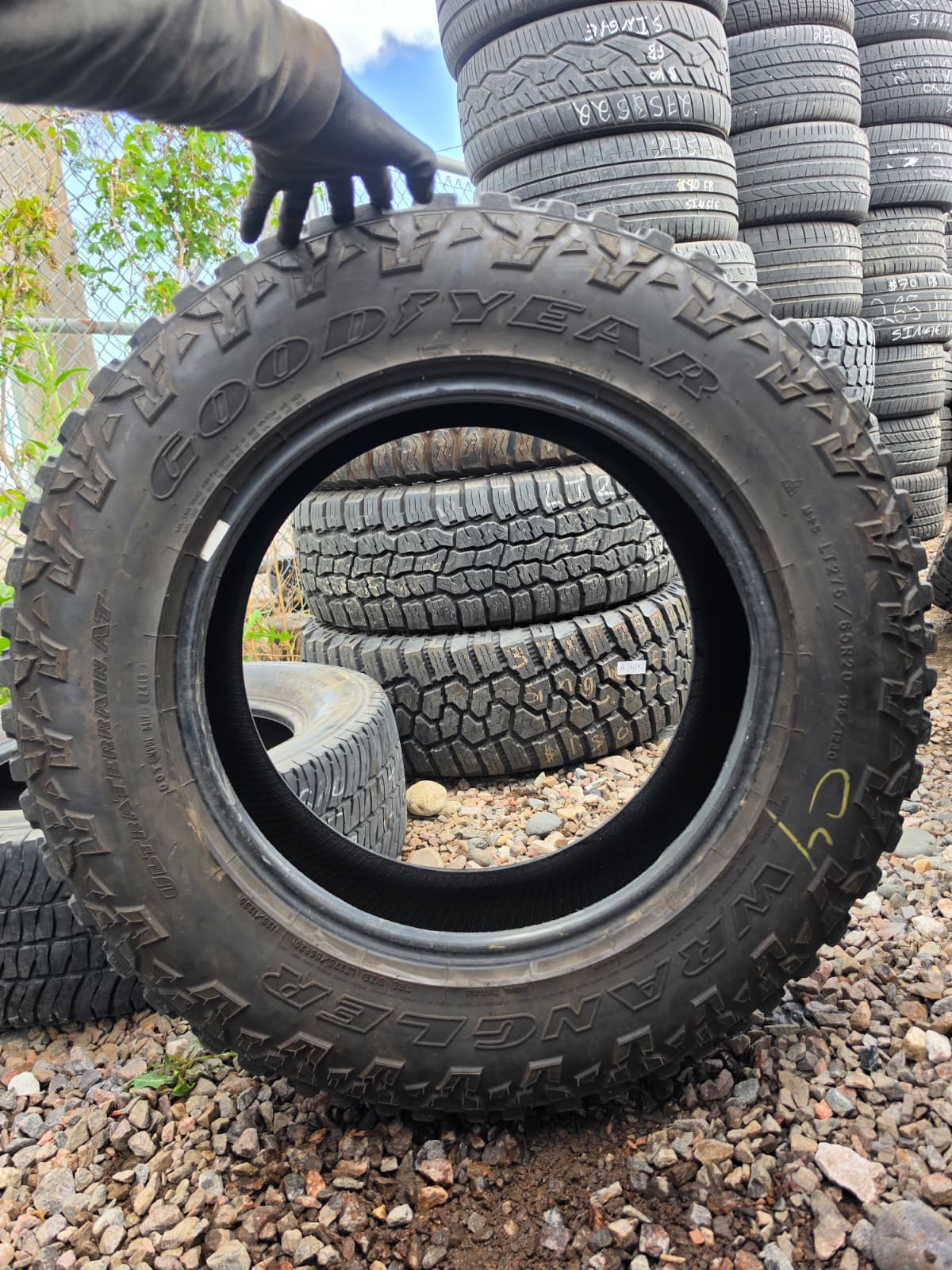 LT275/65R20 Single (1 Used Tire) Goodyear Wrangler Ultra Terrain