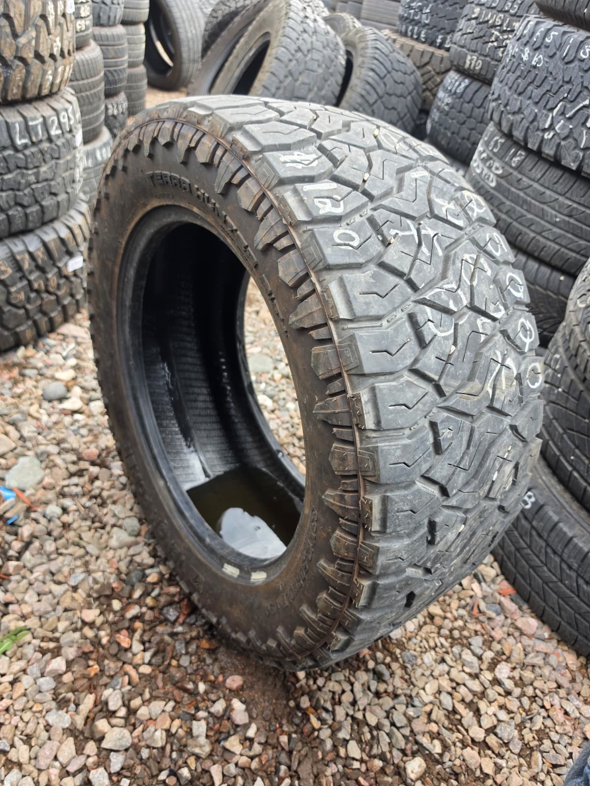 LT33X12.50R20 Single (1 Used Tire) Venom Power Terrain Hunter R/T+
