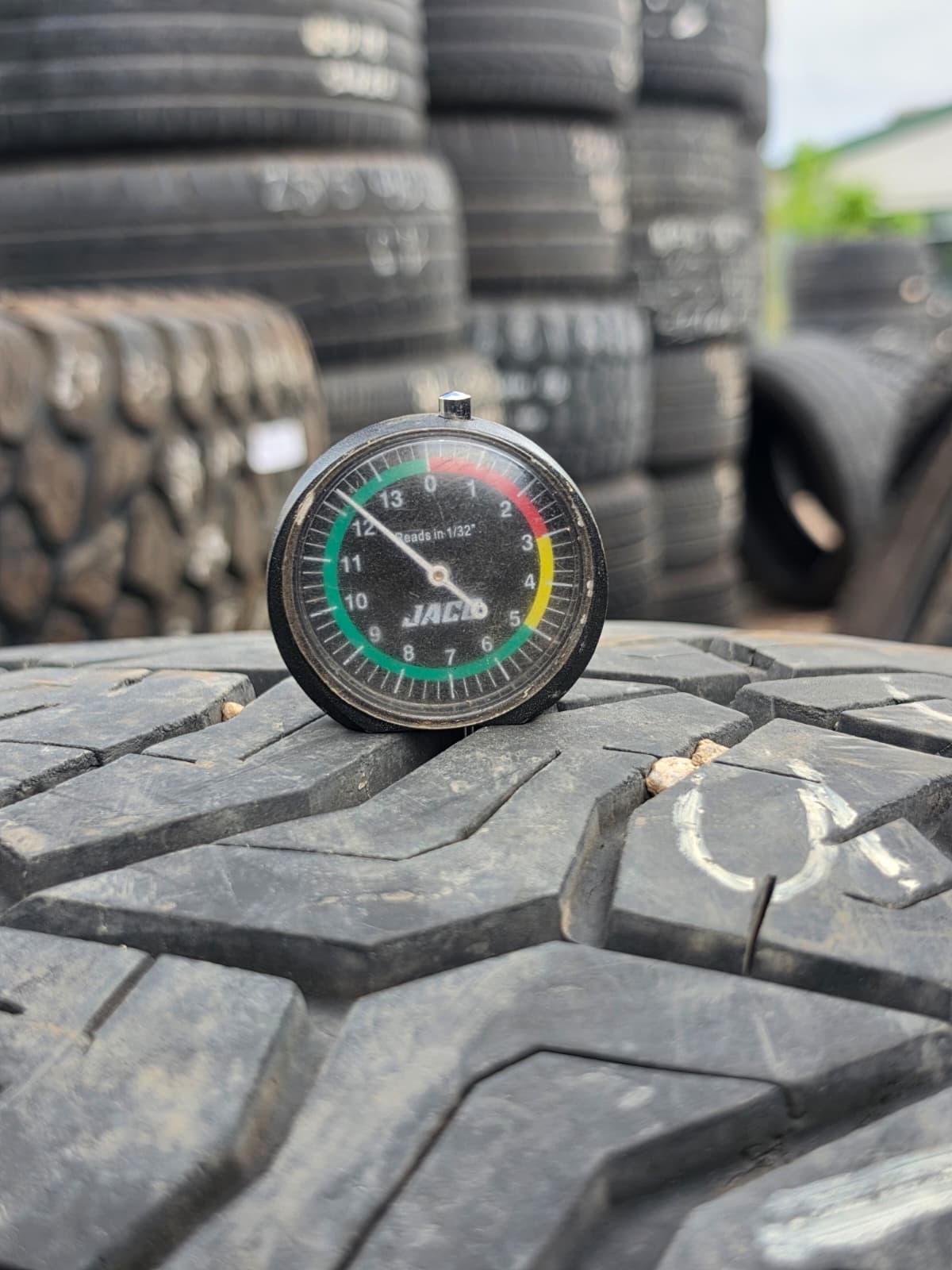 LT33X12.50R20 Single (1 Used Tire) Venom Power Terrain Hunter R/T+