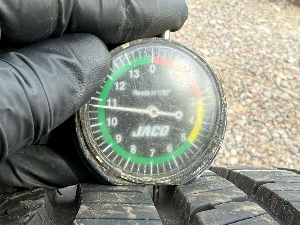 215/60R17 Pair (2 Used Tires)  Goodyear  Reliant