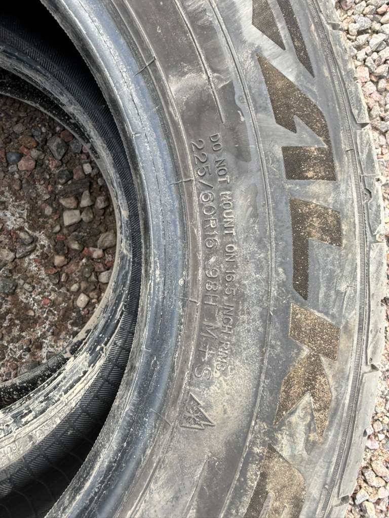 225/60R16 Pair (2 Used Tires) Falken Aklimate