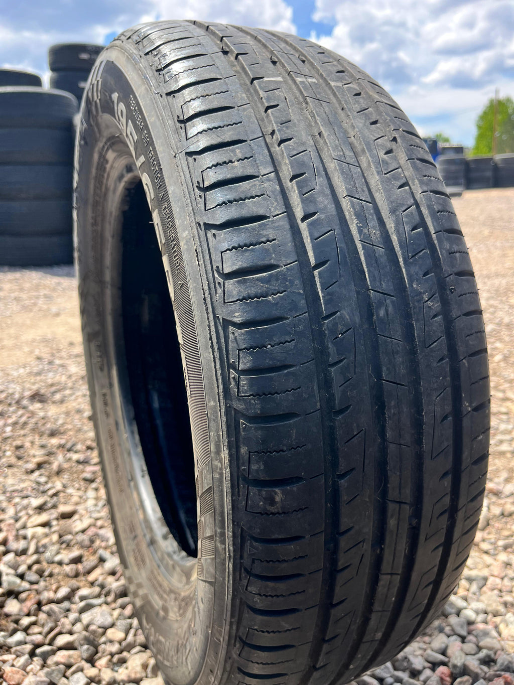 195/65R15 Single (1 Used Tire) Pantera Pantera Touring