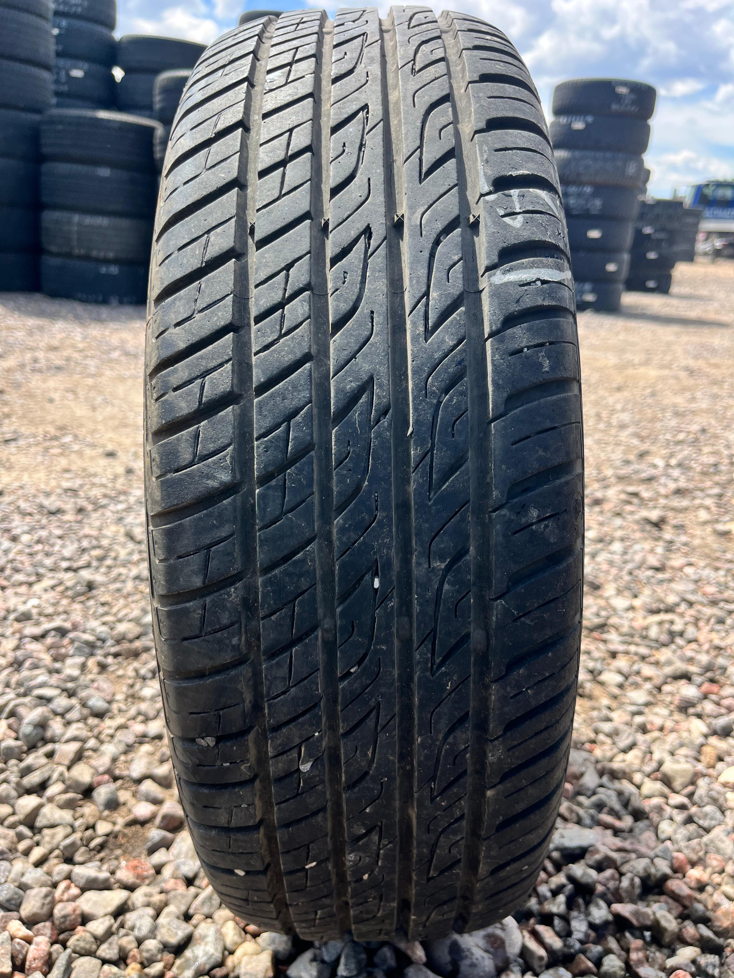 205/65R15 Single (1 Used Tire) Barum Brillantis 2
