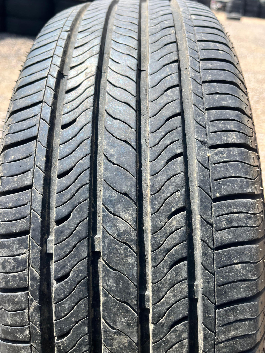 195/65R15 Single (1 Used Tire)  Black Hawk   Street -H (HH11)