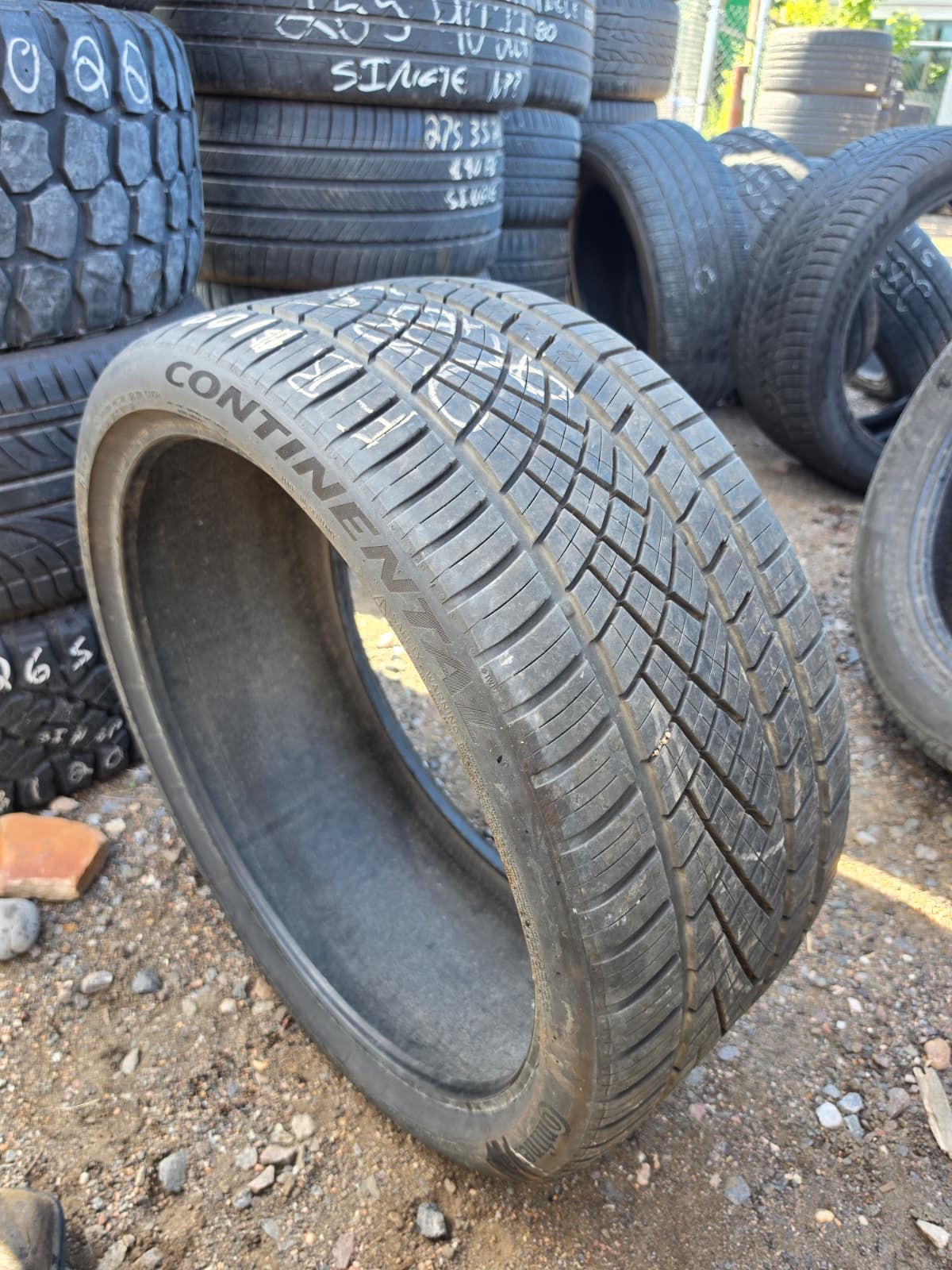 285/30ZR20 Single (1 Used Tire) Continental ExtremContact