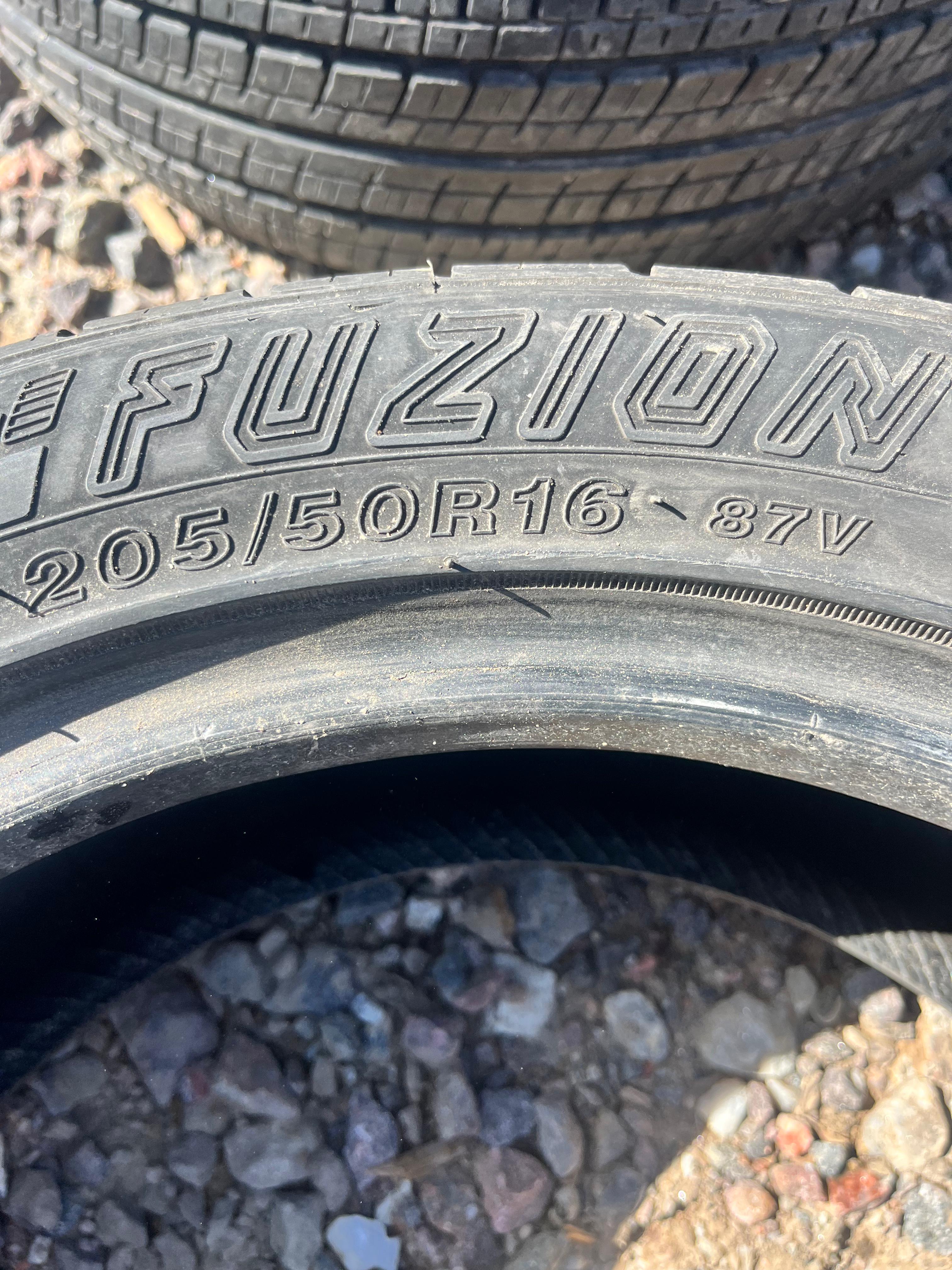 205/50R16 Single (1 Used Tire) Fuzion Touring