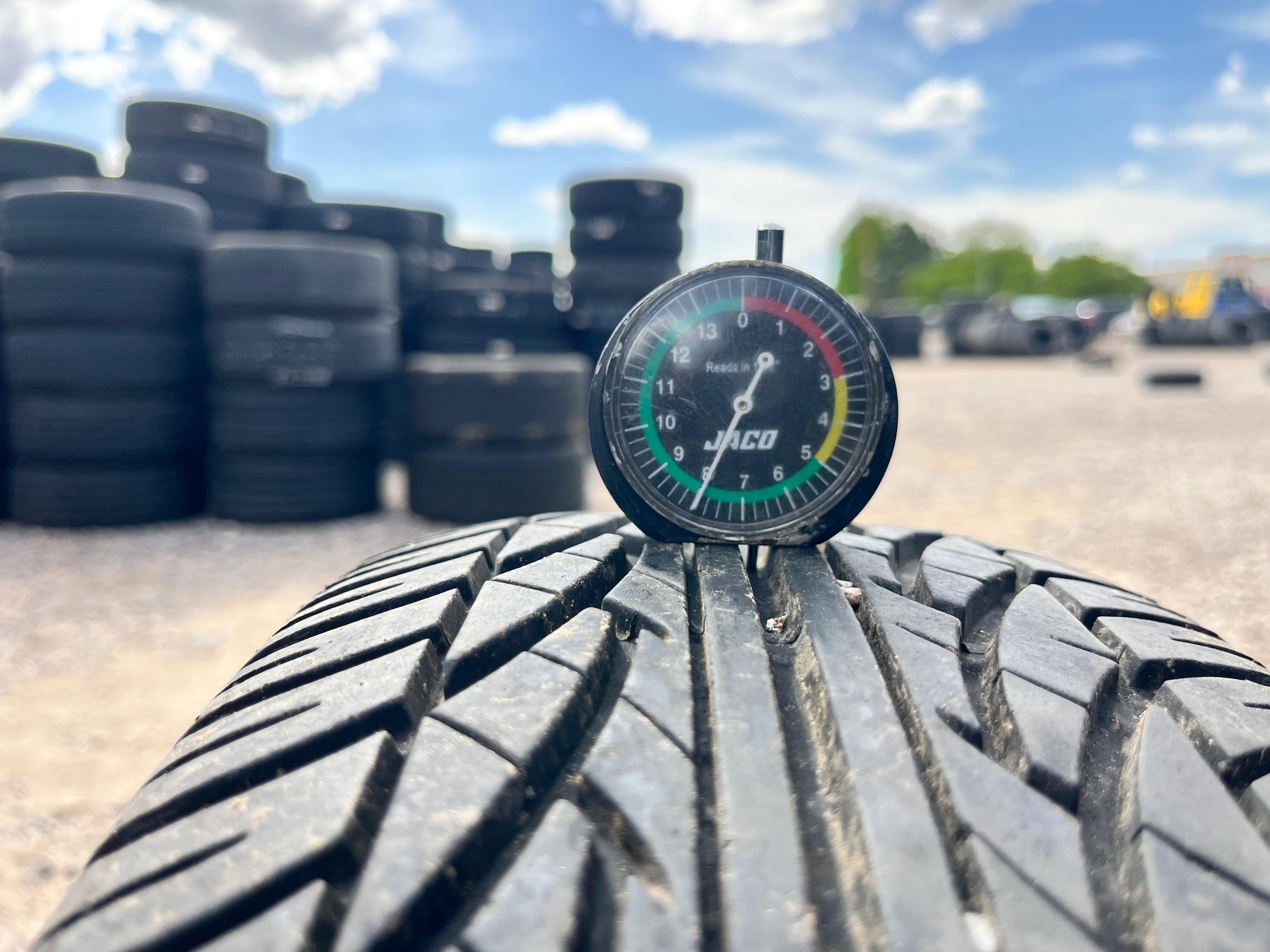 185/60R15 Single (1 Used Tire) Aspen Touring