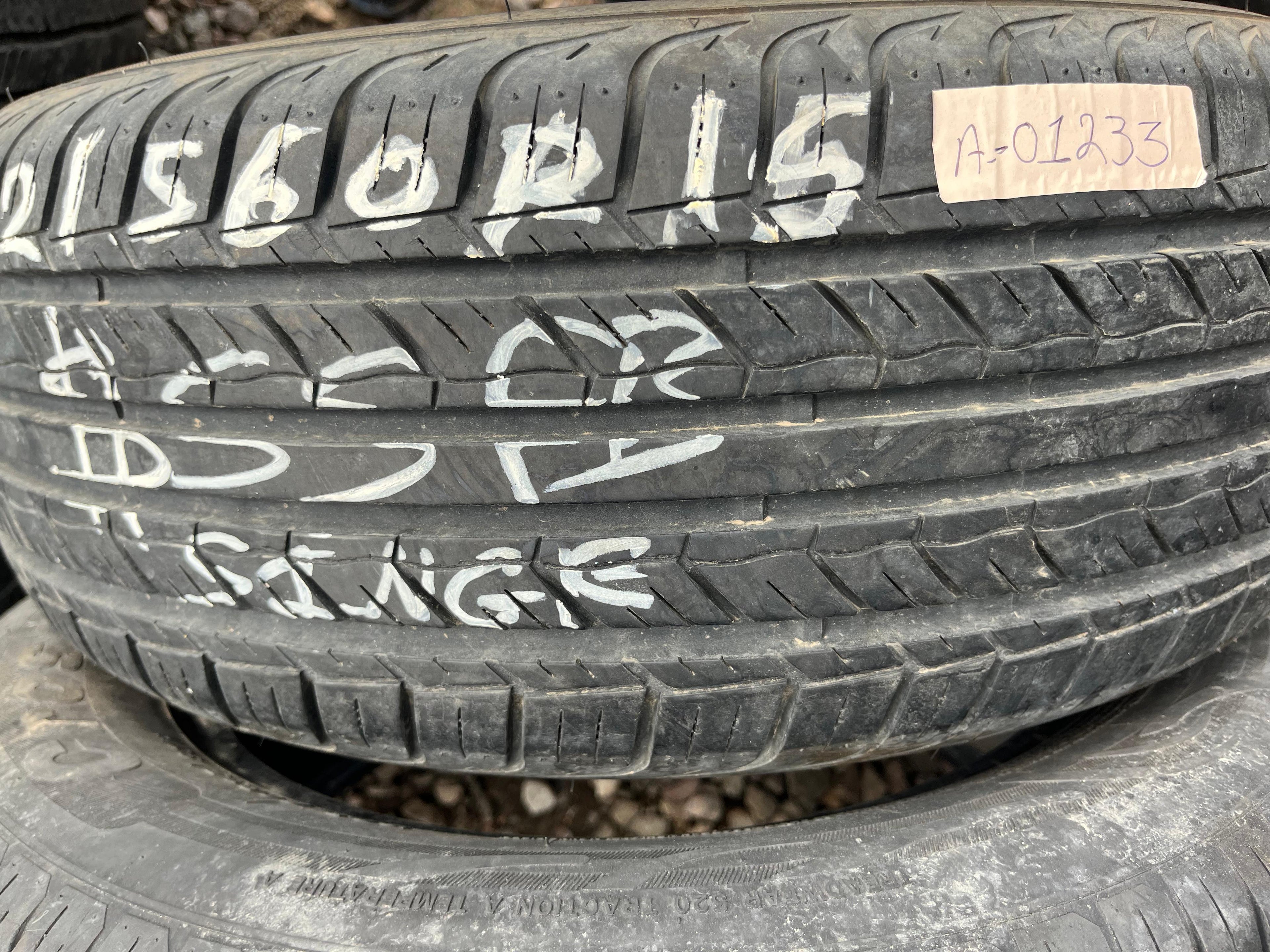 215/60R15 Single (1 Used Tire) BlackLion Cilerro BH15