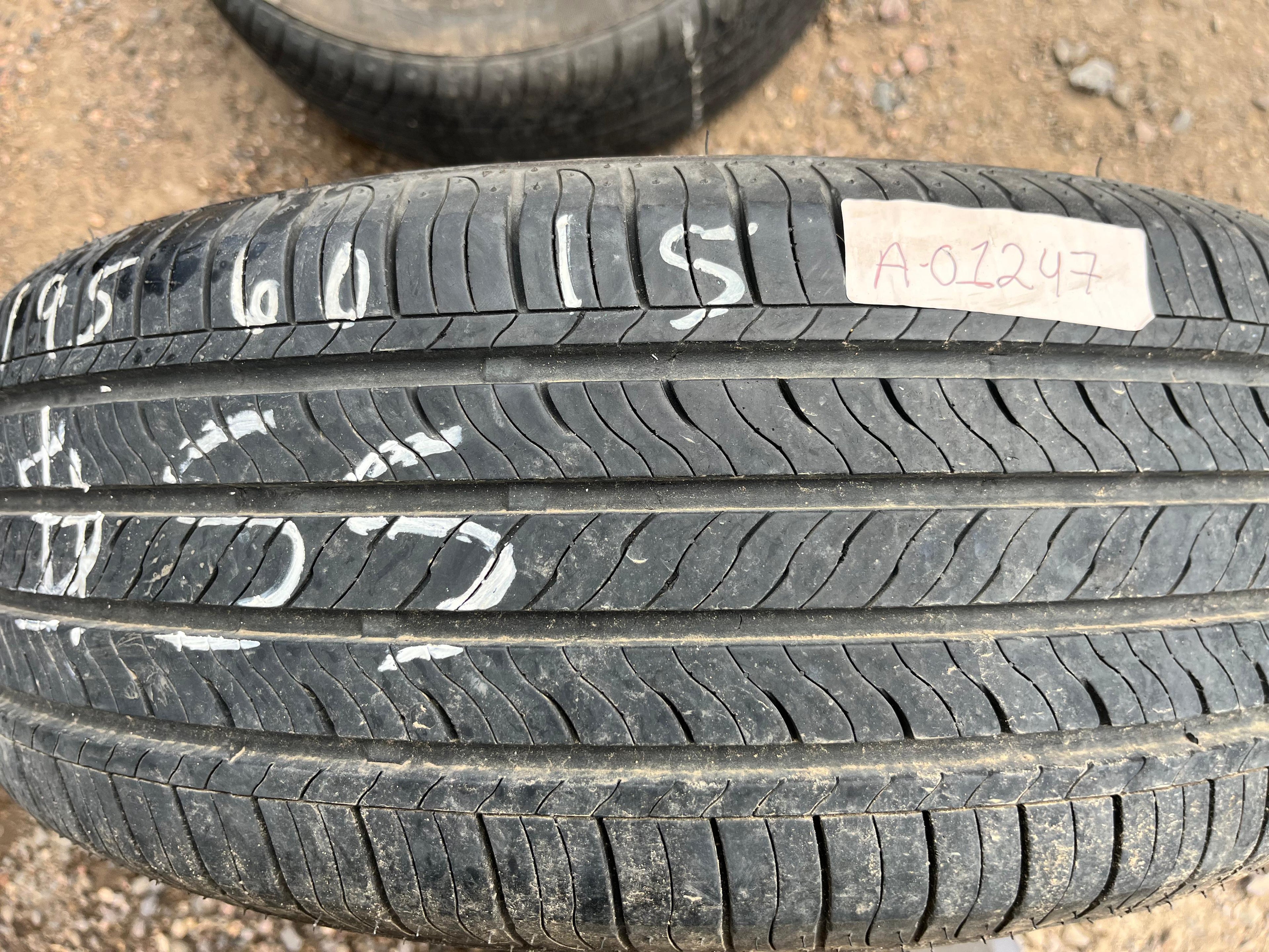 195/60R15 Single (1 Used Tire) BlackHawk Street -H