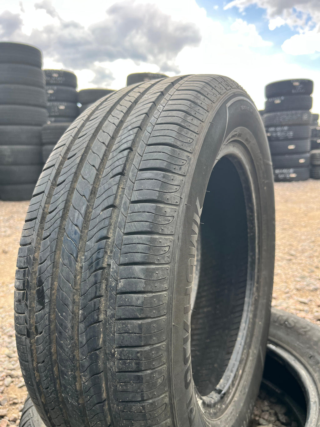 195/60R15 Single (1 Used Tire) BlackHawk Street -H