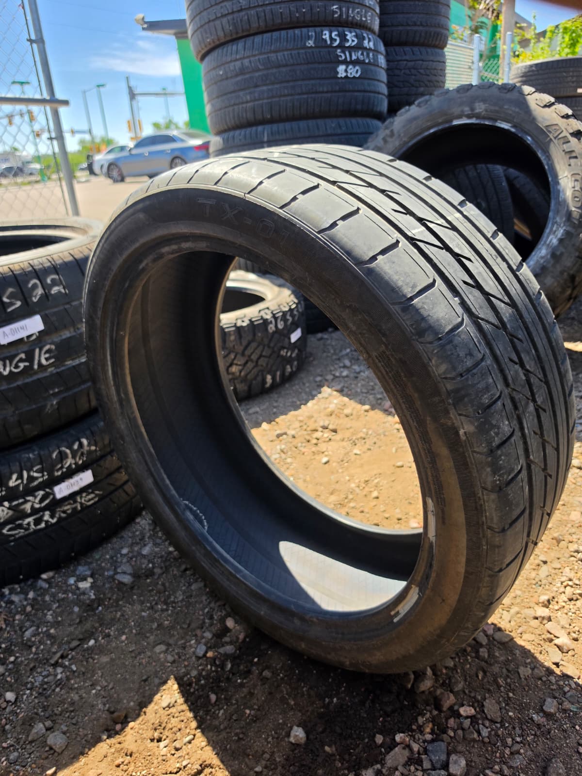P265/40R22 Single (1 Used Tire) TBB Tires TX-01