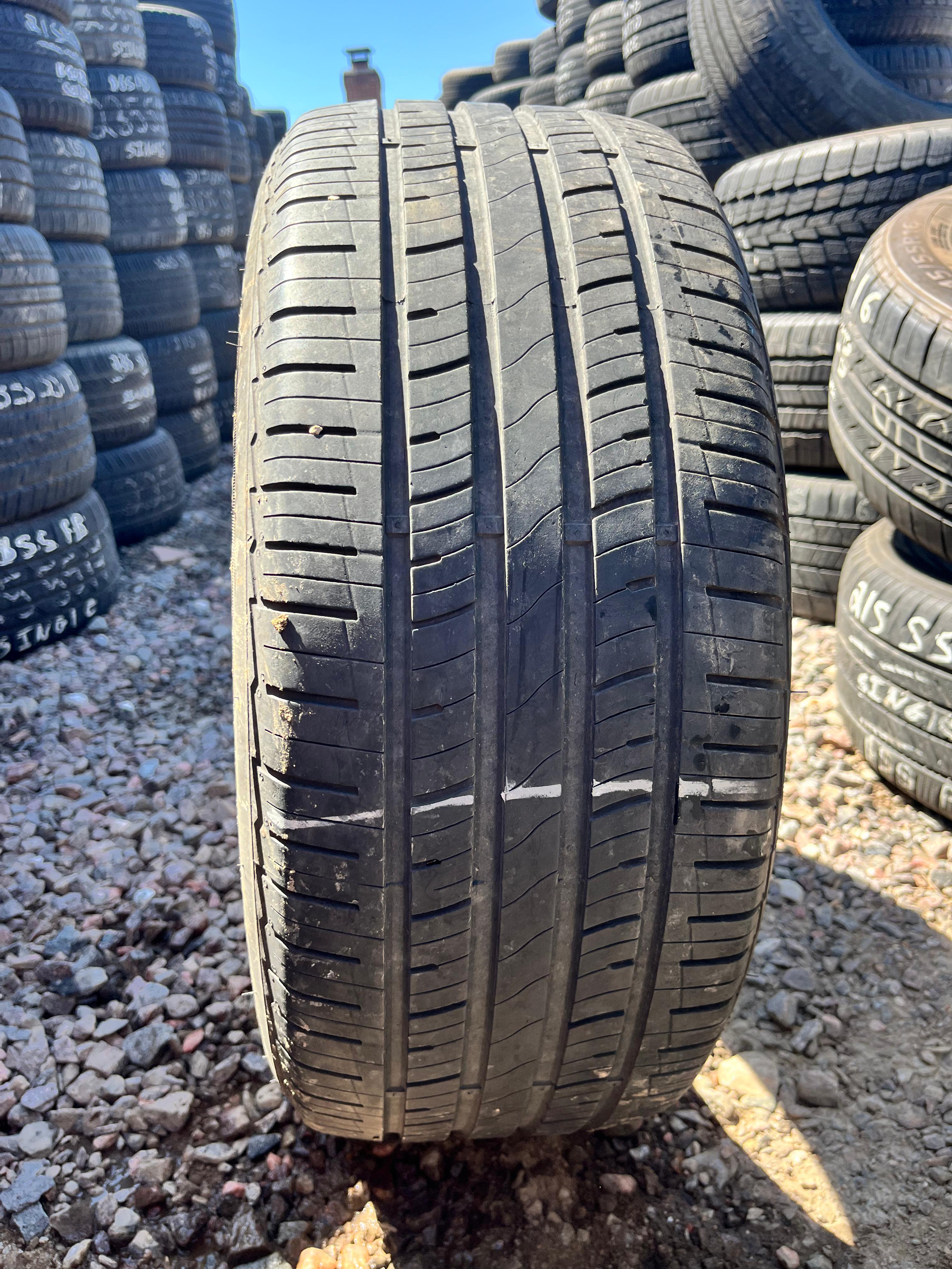 215/55R16 Single (1 Used Tire) Mastercraft Stratus AS