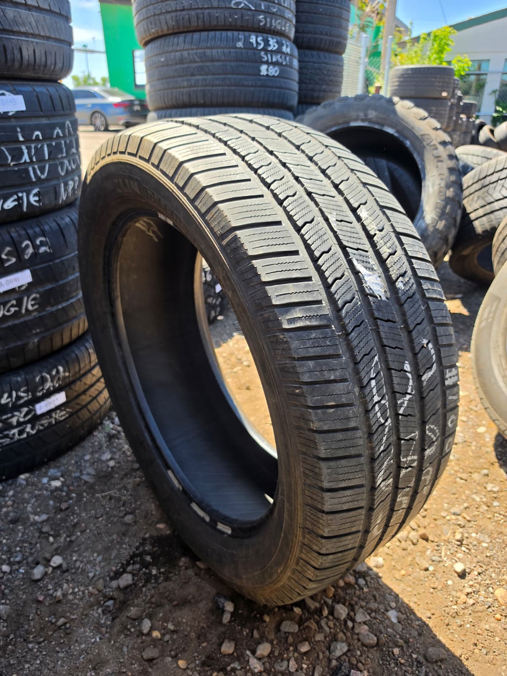 305/45R22 Single (1 Used Tire) Michelin Defender LTX