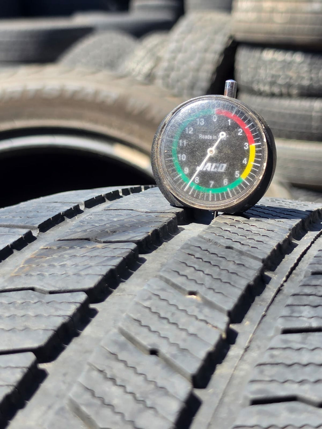 305/45R22 Single (1 Used Tire) Michelin Defender LTX