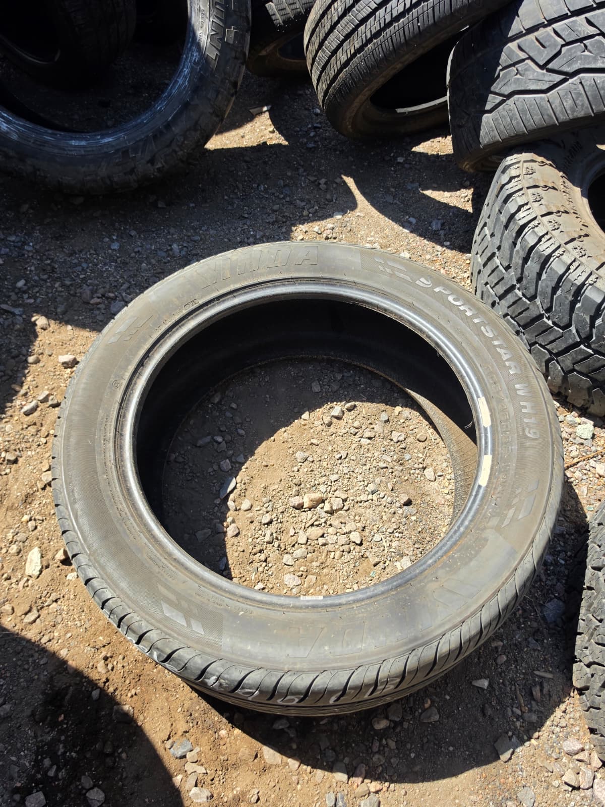 305/45R22 Single (1 Used Tire) Winda SportStar