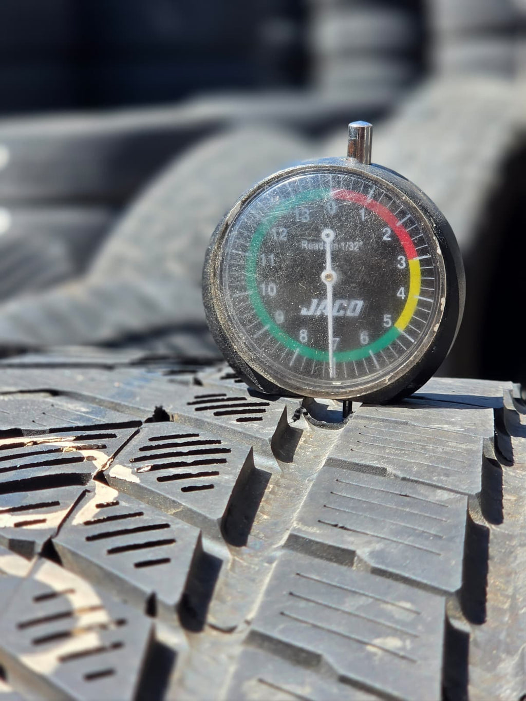 325/40R22 Single (1 Used Tire) Pirelli Scorpion Winter