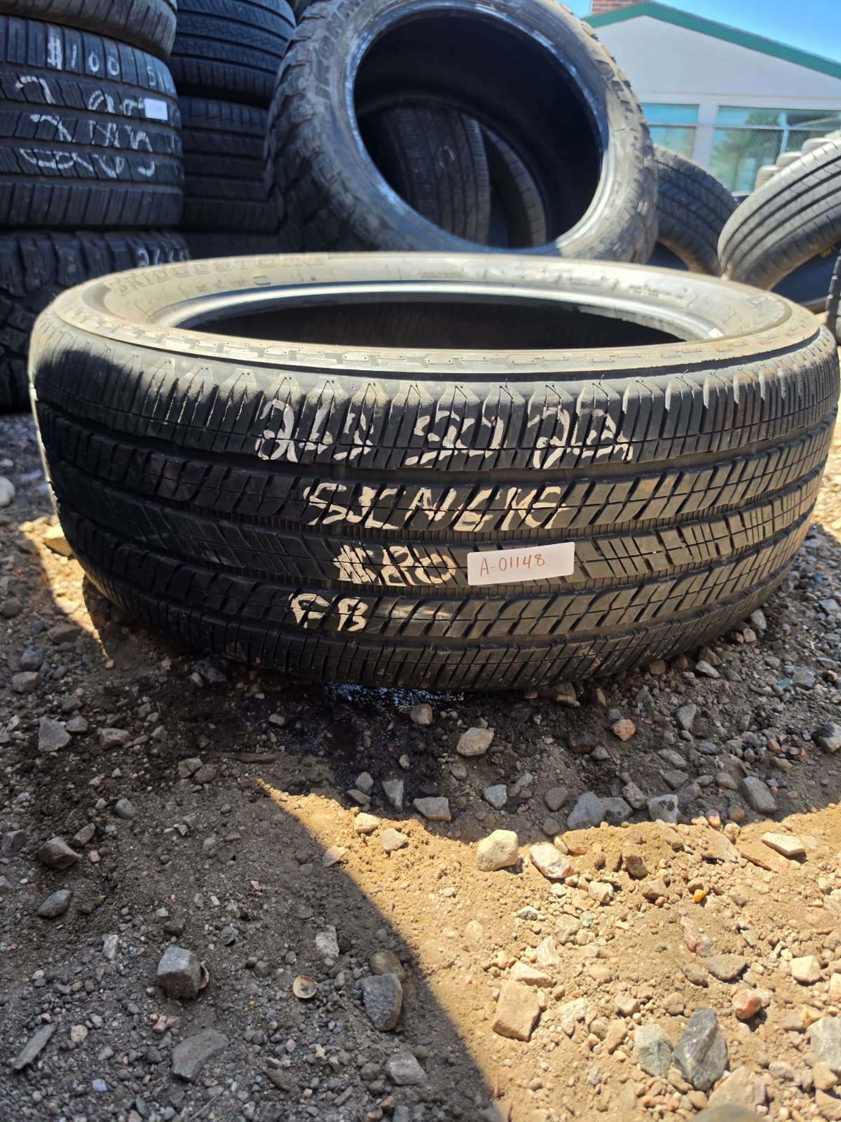 265/50R22 Single (1 Used Tire) Bridgestone Dueler H/T