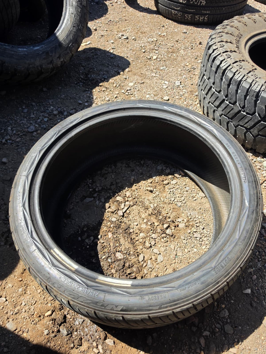 275/35R22 Single (1 Used Tire) Nitto NT420