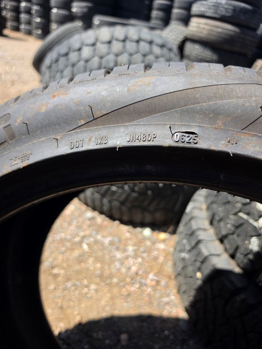 325/35ZR22 Single (1 Used Tire) Pirelli Scorpion Zero