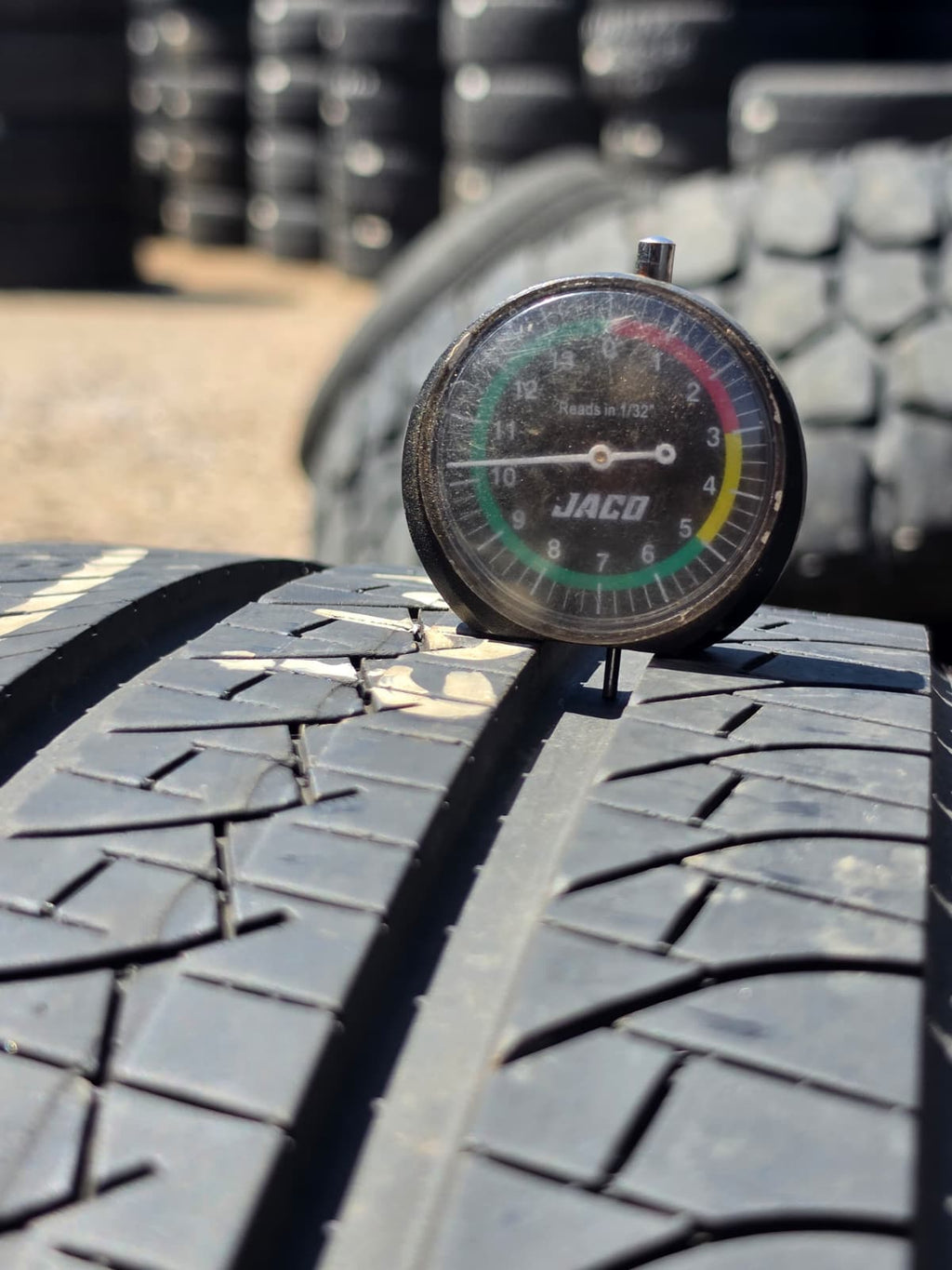 325/35ZR22 Single (1 Used Tire) Pirelli Scorpion Zero