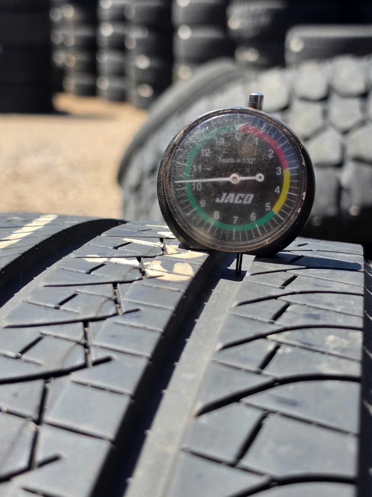 325/35ZR22 Single (1 Used Tire) Pirelli Scorpion Zero