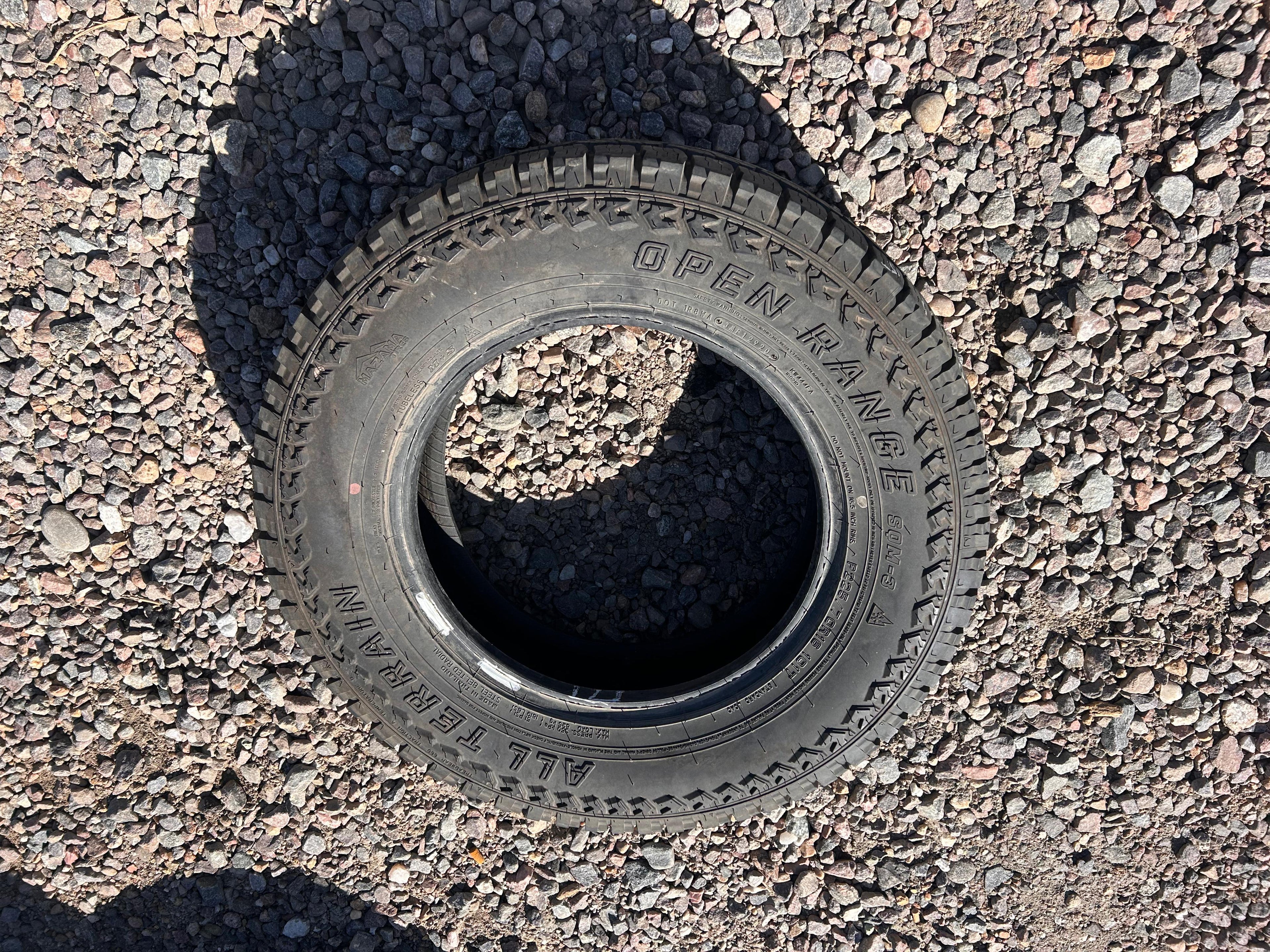 225/70R16 Single (1 Used Tire) Mazama Open Range