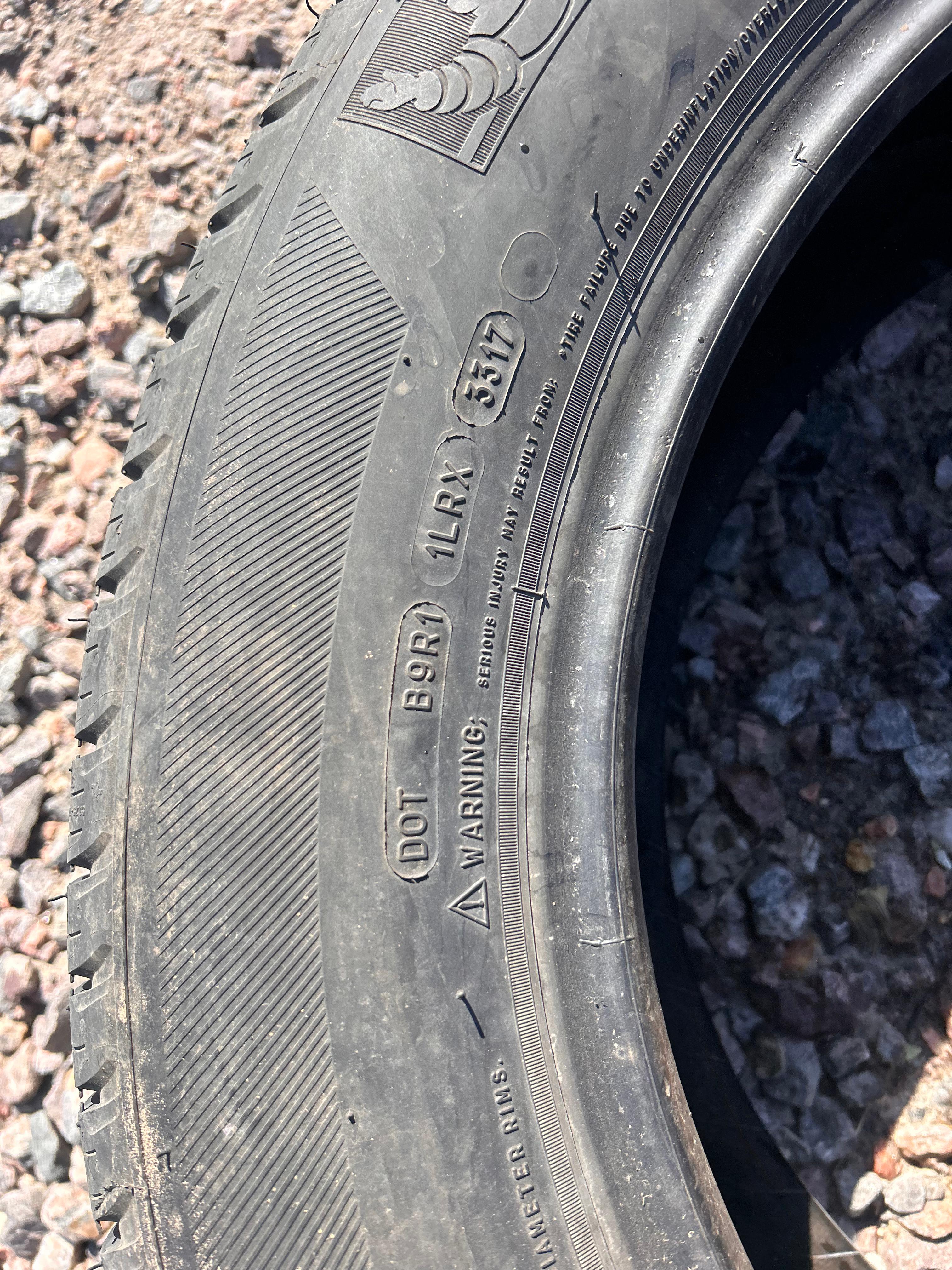 255/60R19 Single (1 Used Tire) Michelin Lattitude