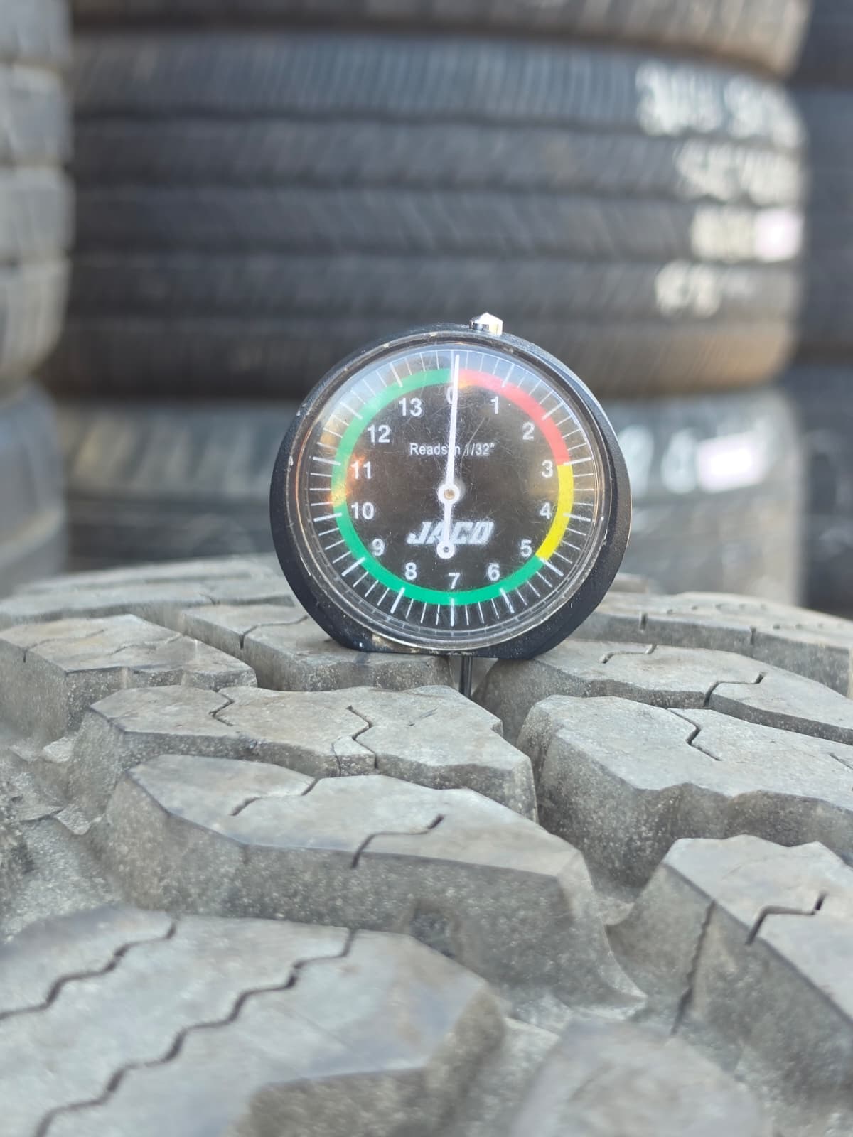 LT285/75R18 Single (1 Used Tire) Goodyear Wrangler DuraTrac