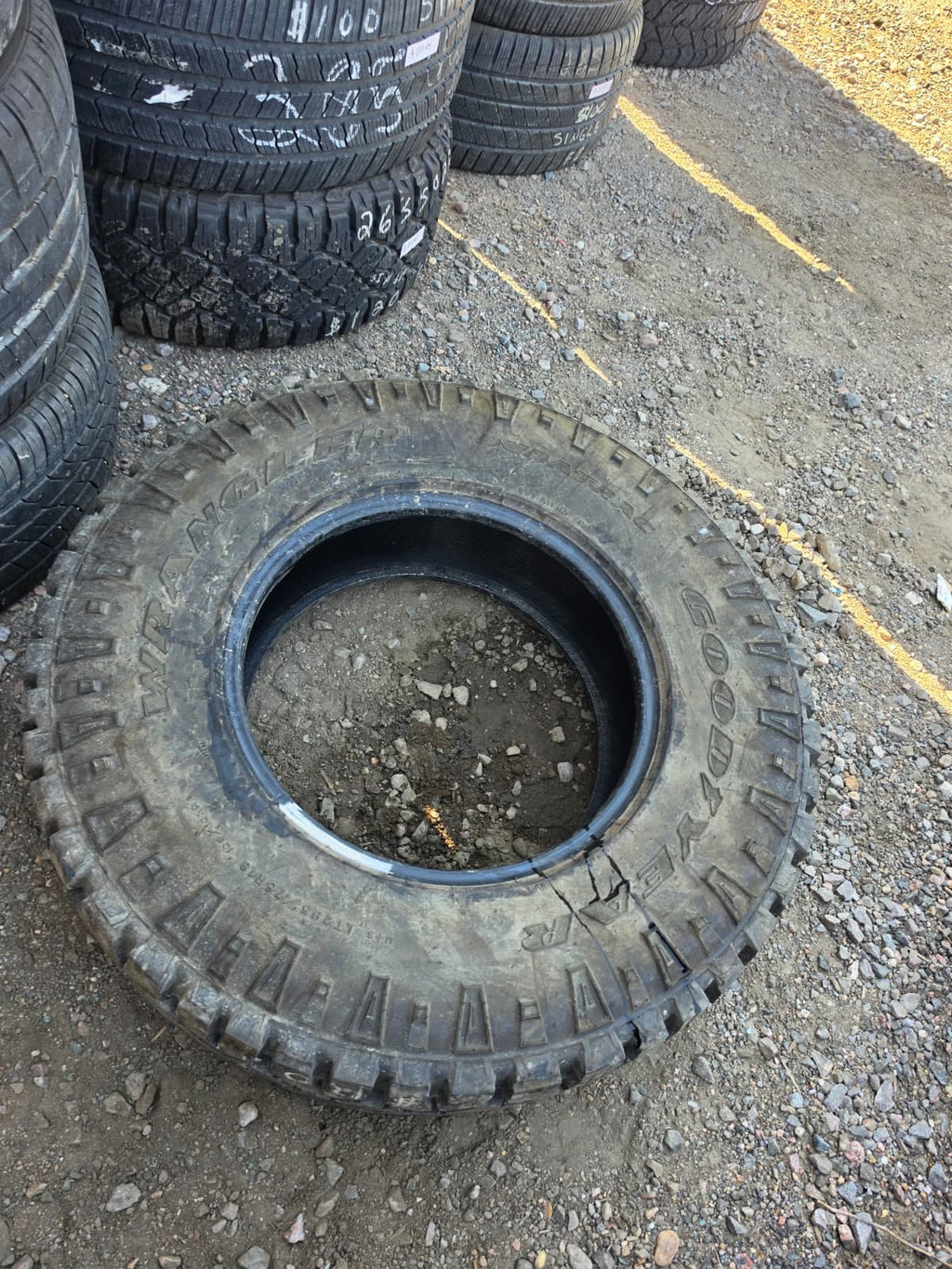 LT285/75R18 Single (1 Used Tire) Goodyear Wrangler DuraTrac